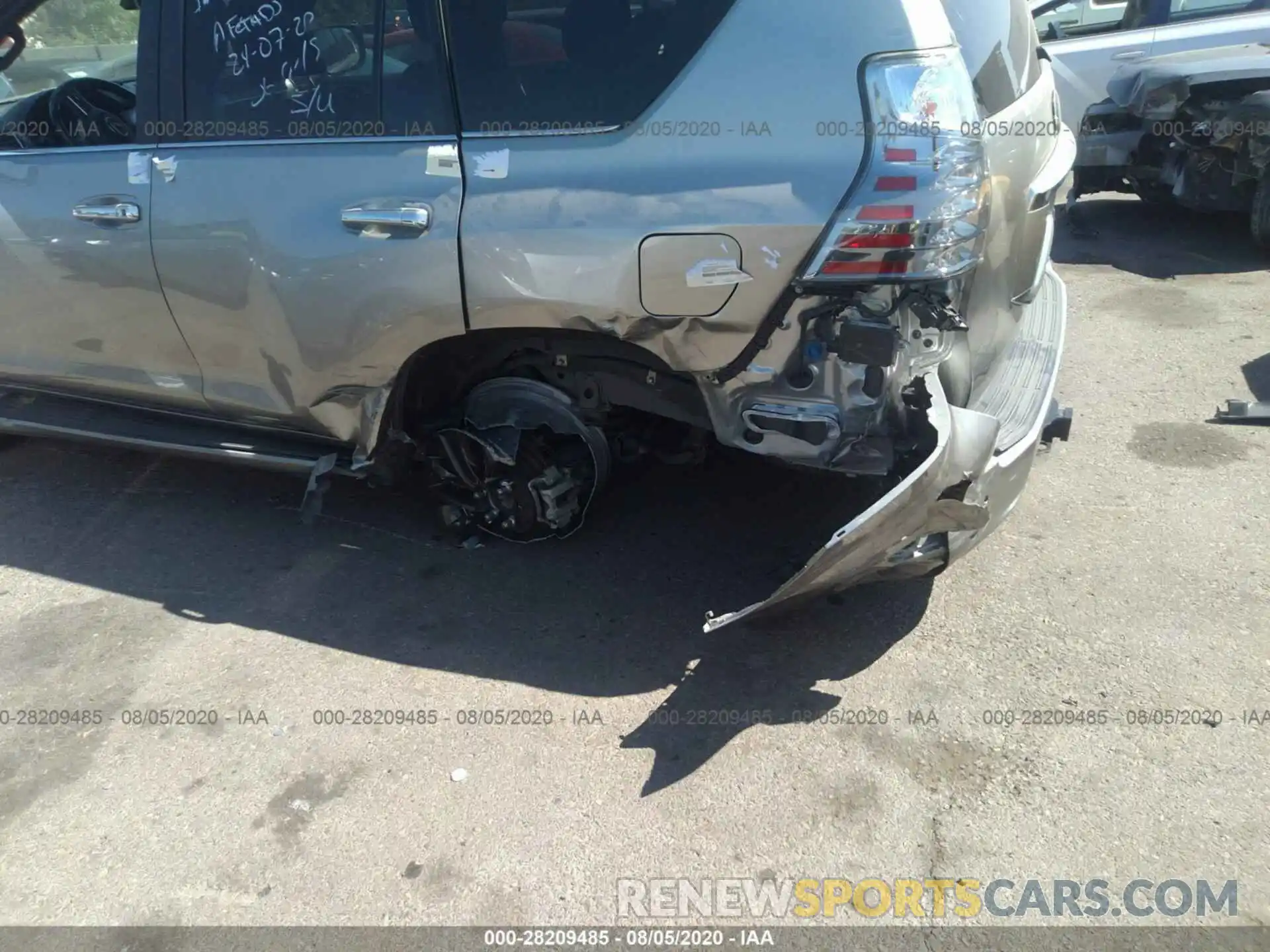 6 Photograph of a damaged car JTJAM7BX0L5244716 LEXUS GX 2020