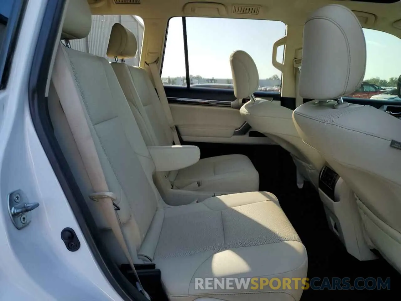 11 Photograph of a damaged car JTJAM7BX3L5255631 LEXUS GX 2020