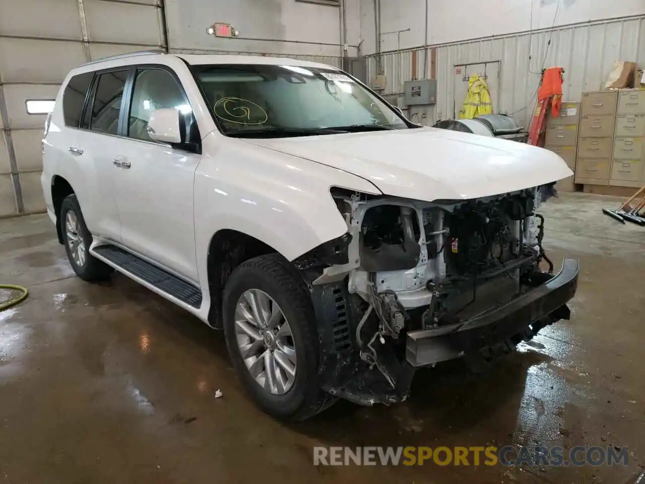 1 Photograph of a damaged car JTJAM7BX4L5249613 LEXUS GX 2020