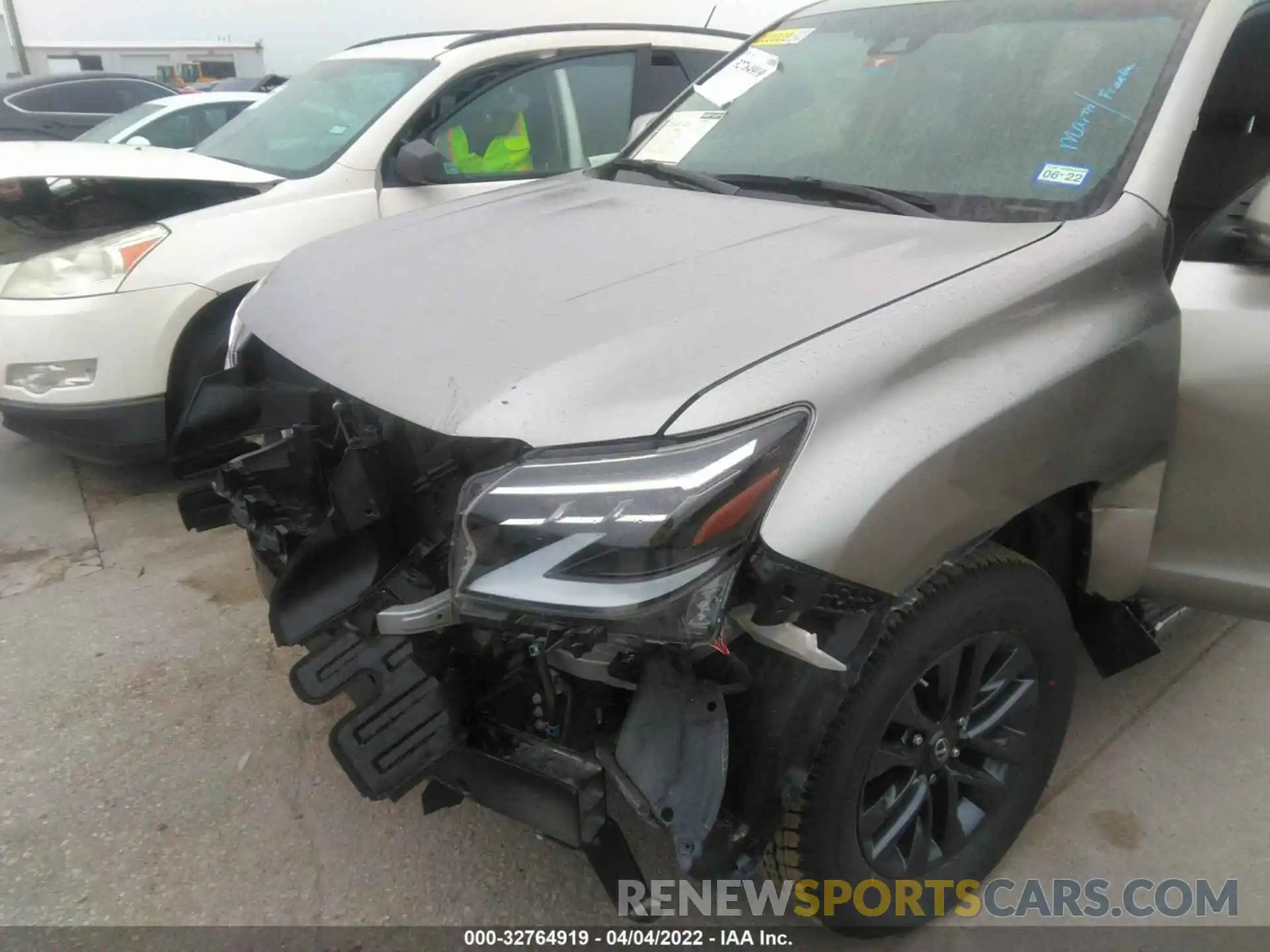 6 Photograph of a damaged car JTJAM7BX4L5259980 LEXUS GX 2020