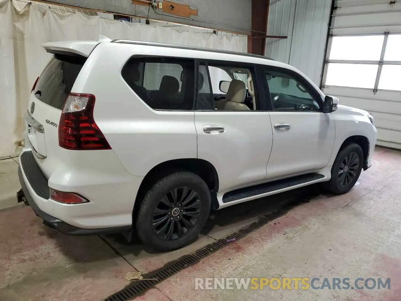 3 Photograph of a damaged car JTJAM7BX4L5266993 LEXUS GX 2020