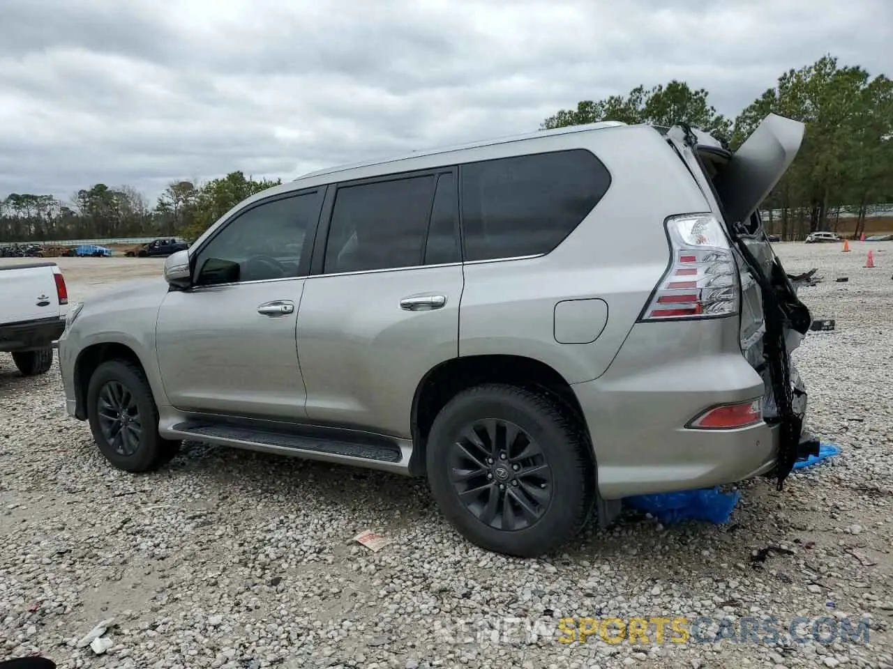 2 Photograph of a damaged car JTJAM7BX6L5247748 LEXUS GX 2020