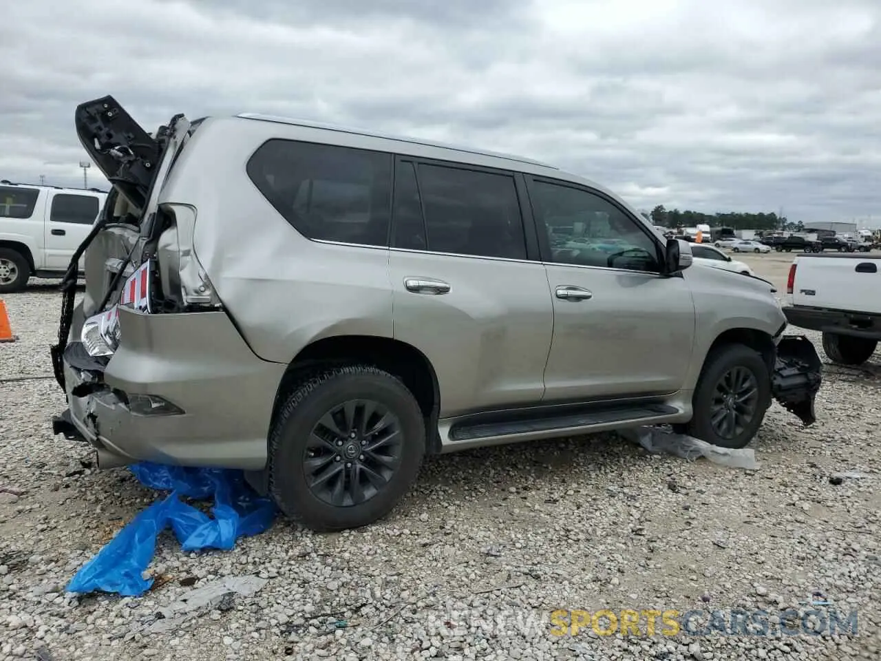 3 Photograph of a damaged car JTJAM7BX6L5247748 LEXUS GX 2020