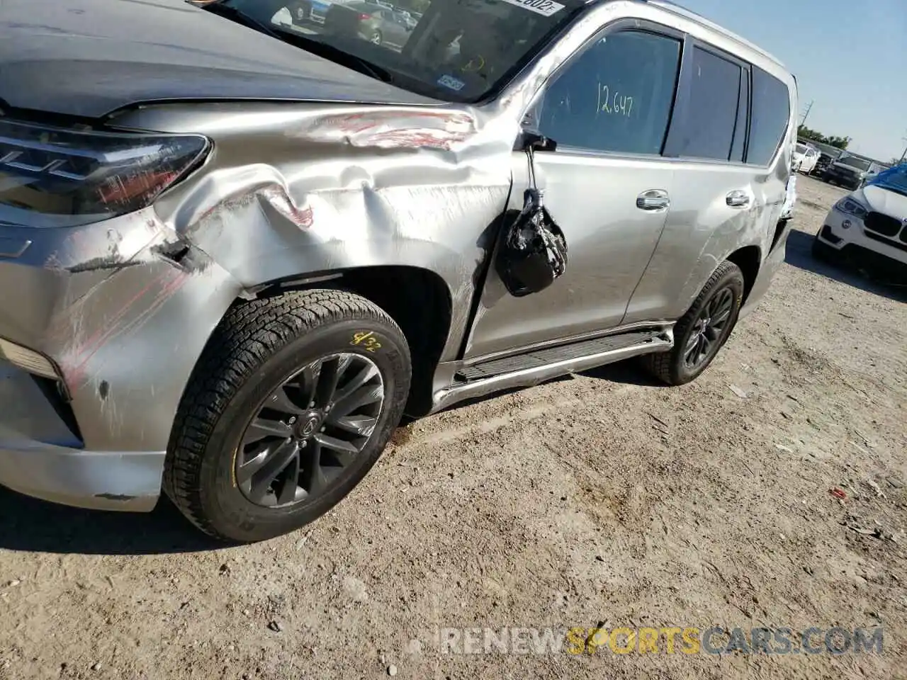 9 Photograph of a damaged car JTJAM7BX6L5258295 LEXUS GX 2020