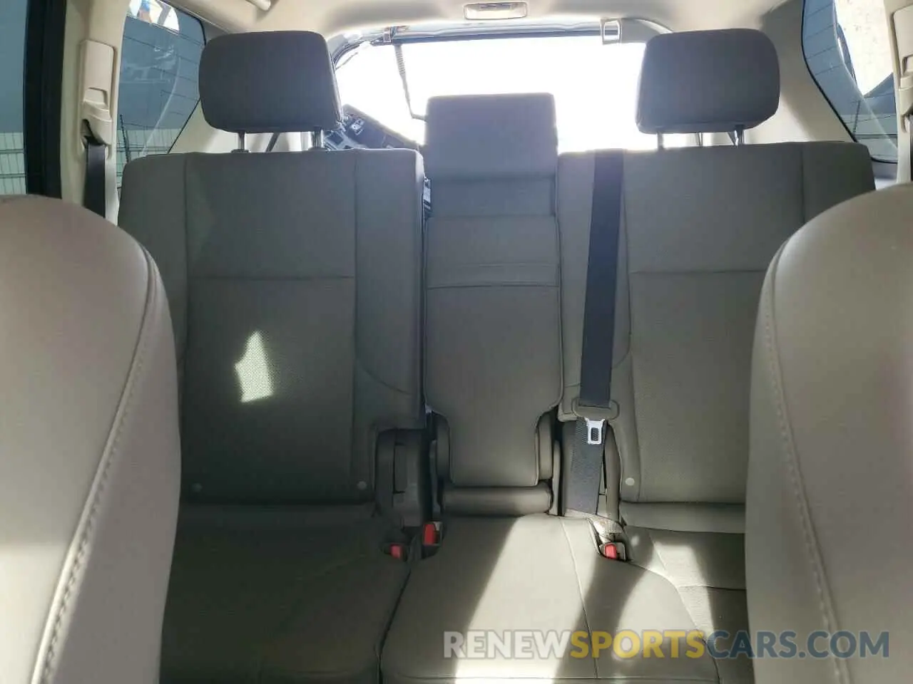 10 Photograph of a damaged car JTJAM7BX8L5265393 LEXUS GX 2020