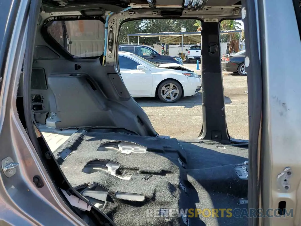 11 Photograph of a damaged car JTJAM7BX3N5322442 LEXUS GX 2022