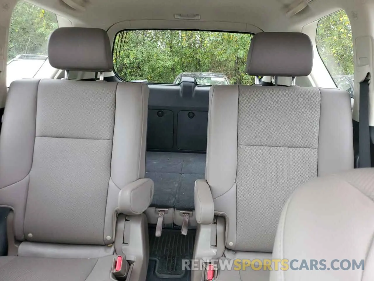 10 Photograph of a damaged car JTJAM7BX8N5326034 LEXUS GX 2022