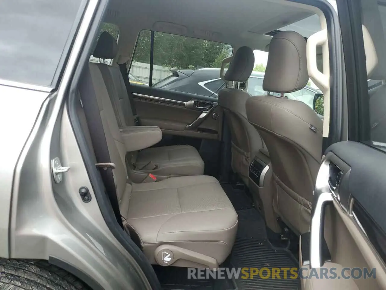 11 Photograph of a damaged car JTJAM7BX8N5326034 LEXUS GX 2022