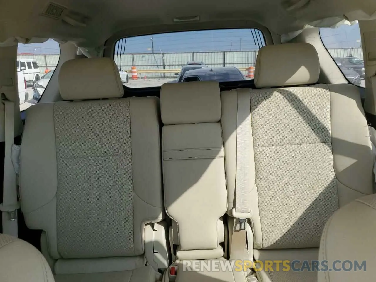 10 Photograph of a damaged car JTJAM7BXXN5324365 LEXUS GX 2022
