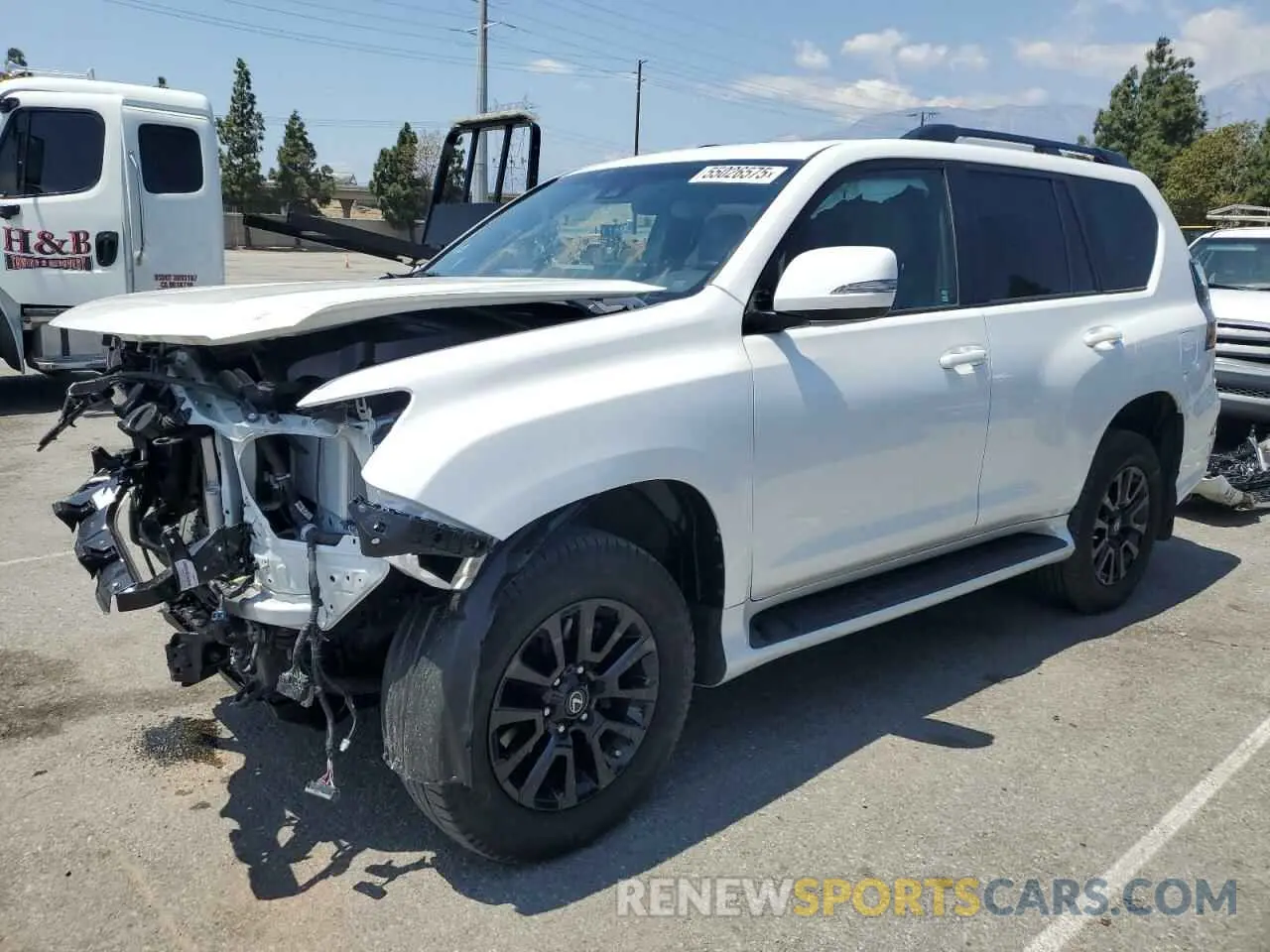1 Photograph of a damaged car JTJSM7BX6P5342949 LEXUS GX 2023