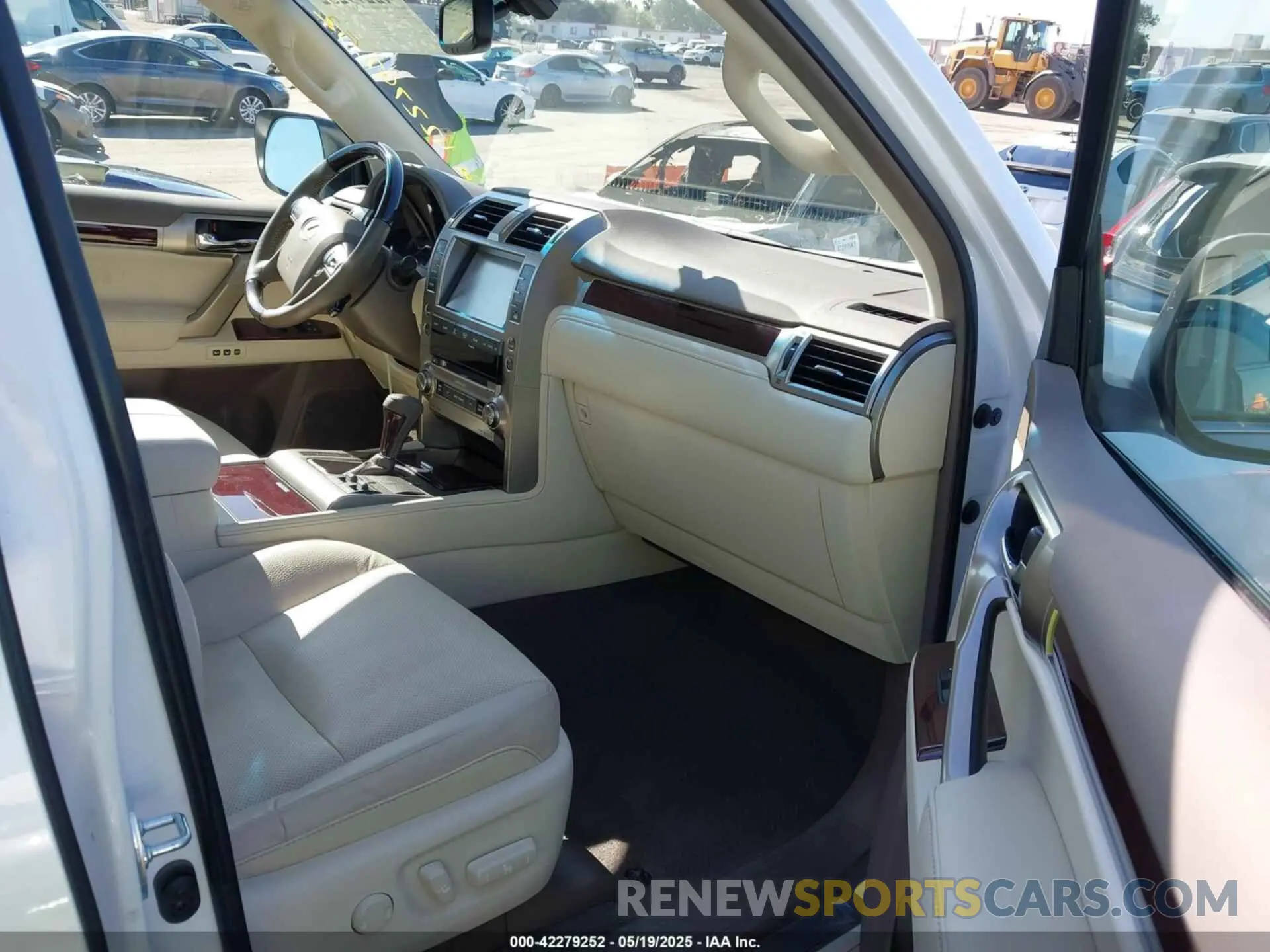 5 Photograph of a damaged car JTJBM7FX0K5234426 LEXUS GX 460 2019