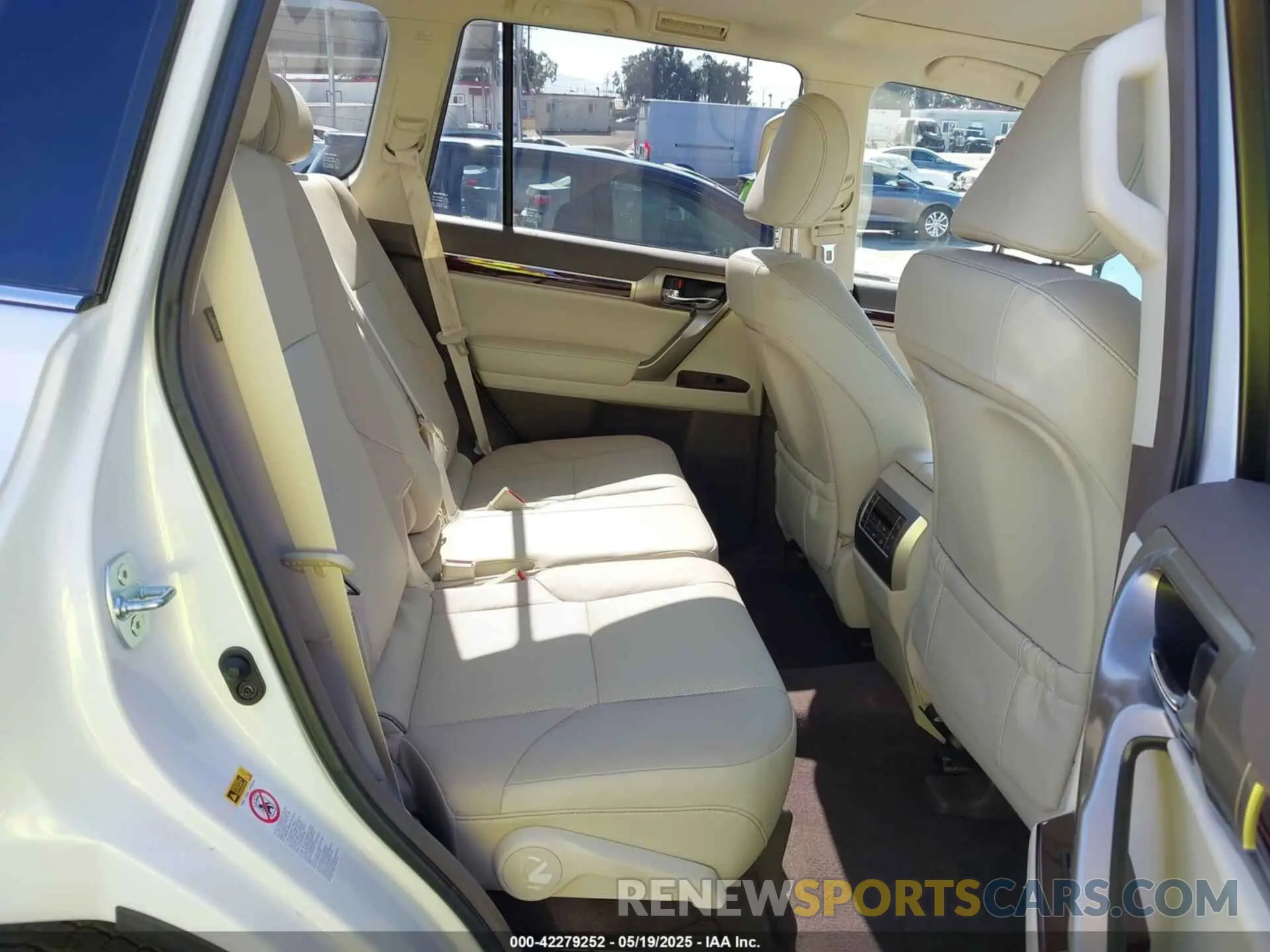 8 Photograph of a damaged car JTJBM7FX0K5234426 LEXUS GX 460 2019