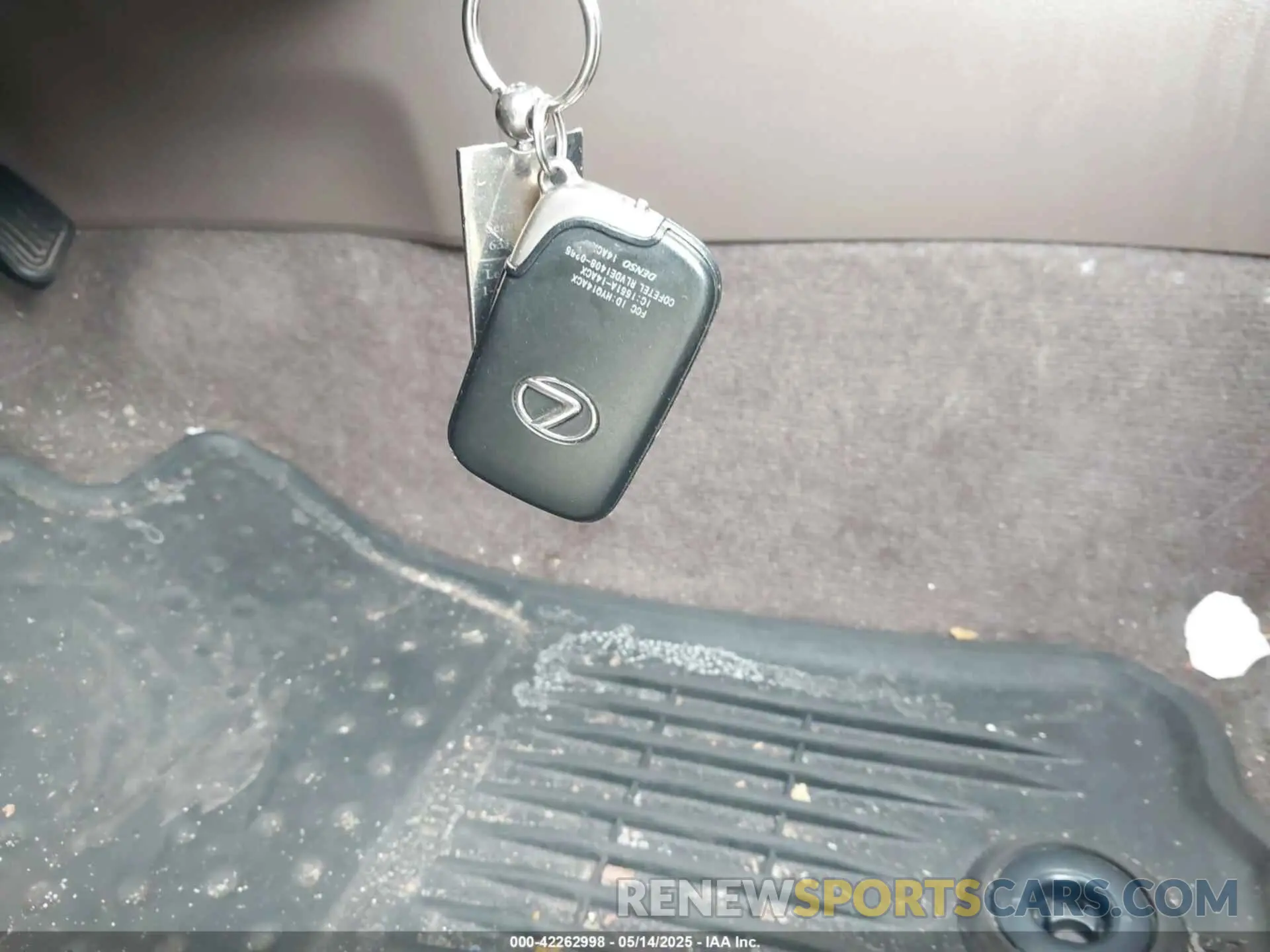 11 Photograph of a damaged car JTJBM7FX1K5225329 LEXUS GX 460 2019