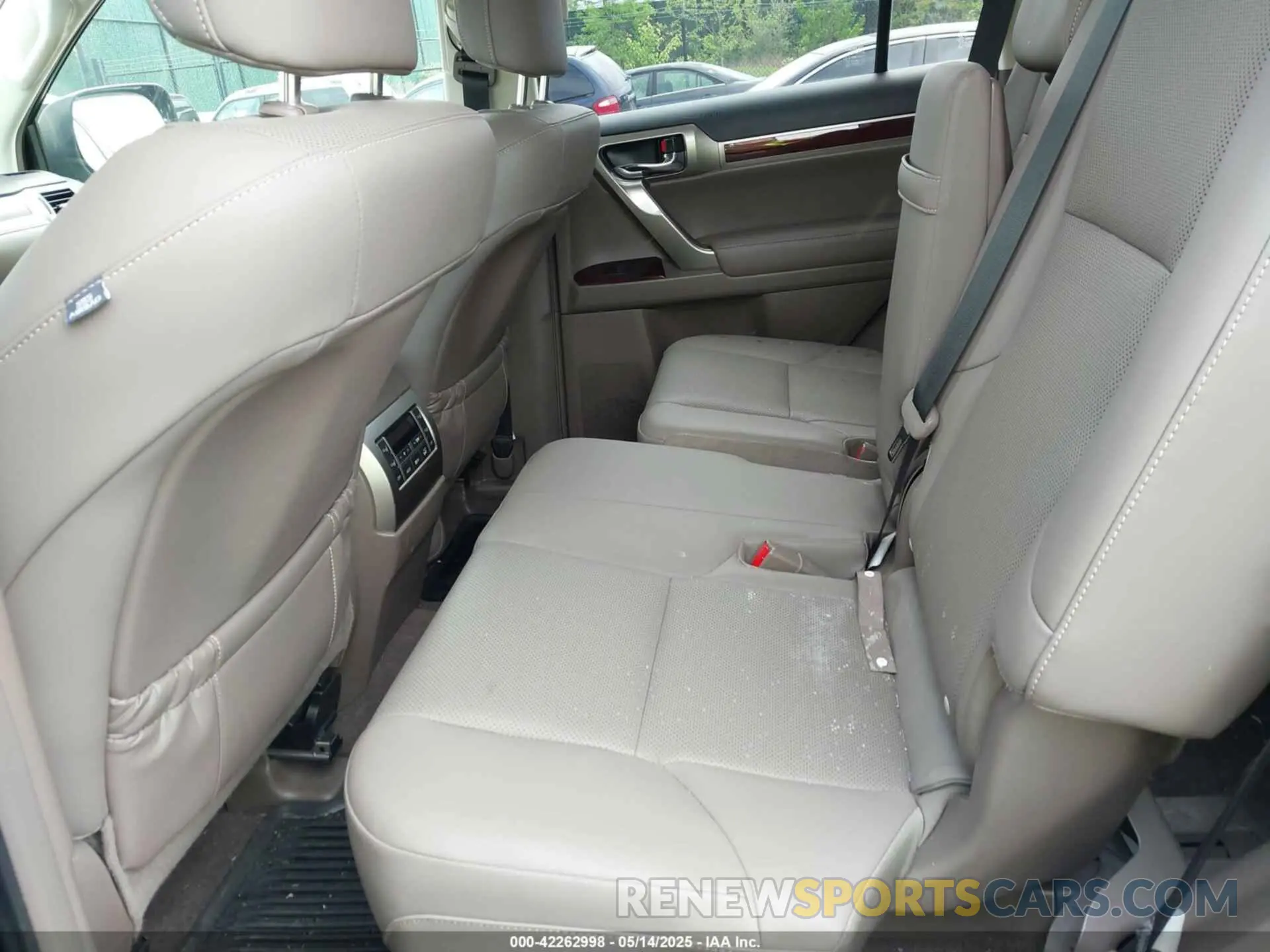 8 Photograph of a damaged car JTJBM7FX1K5225329 LEXUS GX 460 2019