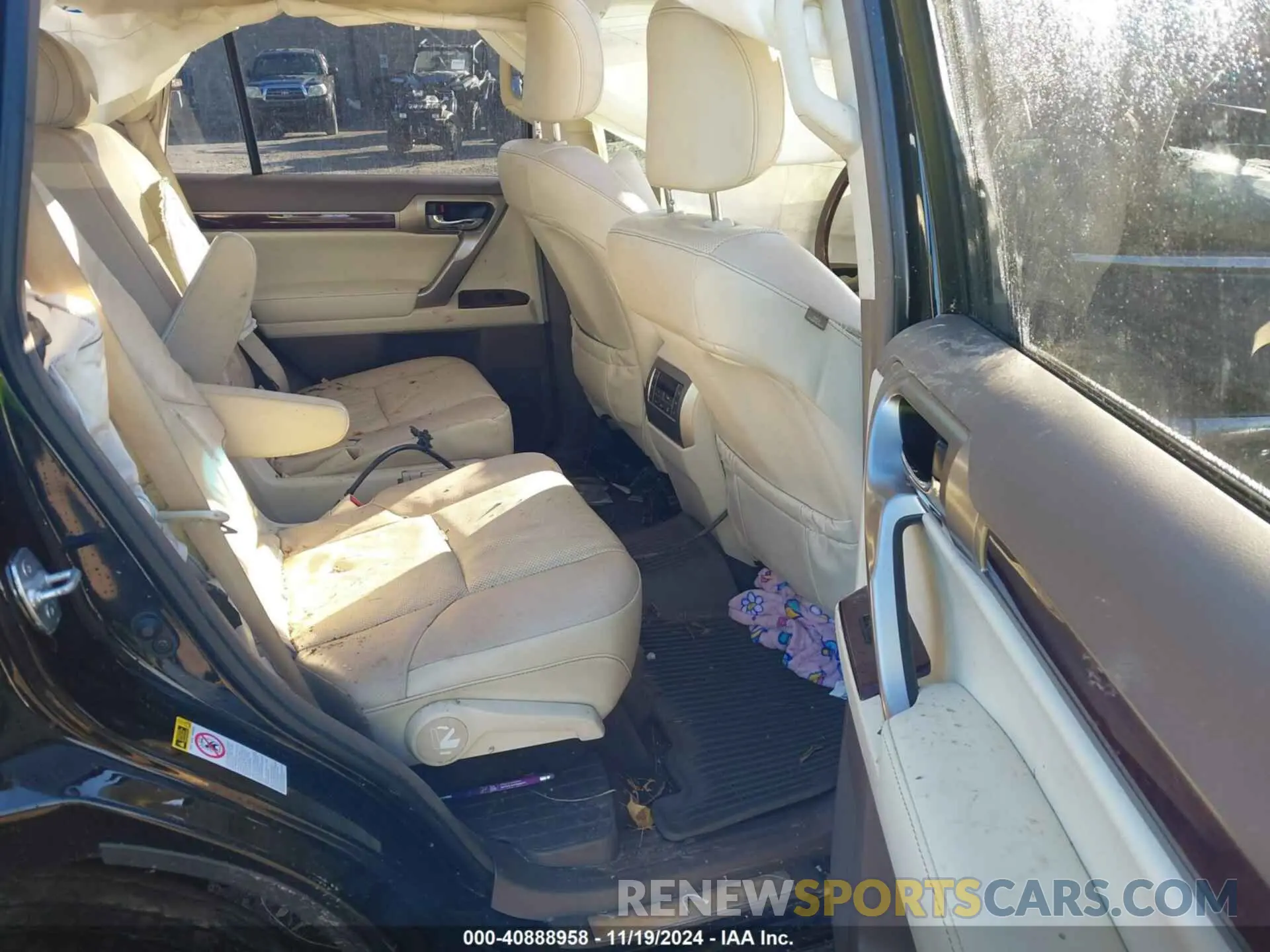 8 Photograph of a damaged car JTJBM7FX3K5219385 LEXUS GX 460 2019