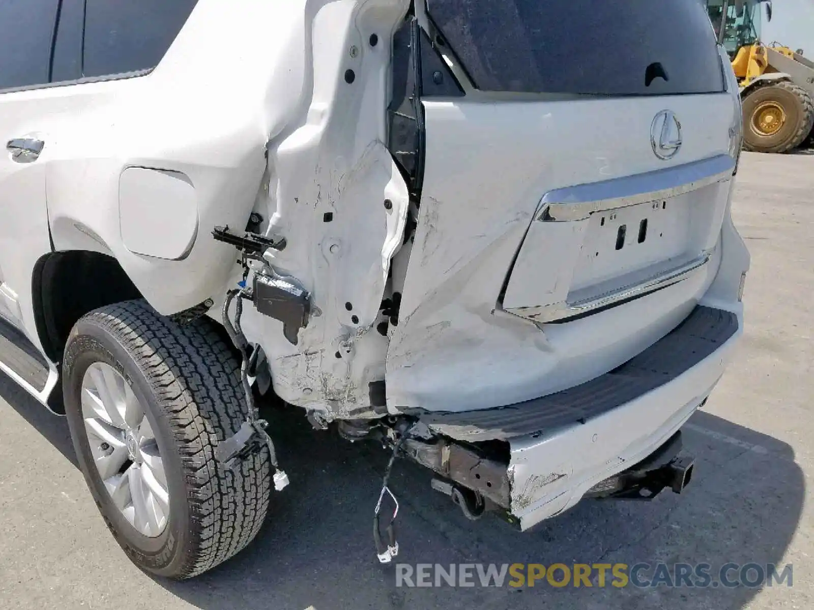 9 Photograph of a damaged car JTJBM7FX4K5215636 LEXUS GX 460 2019