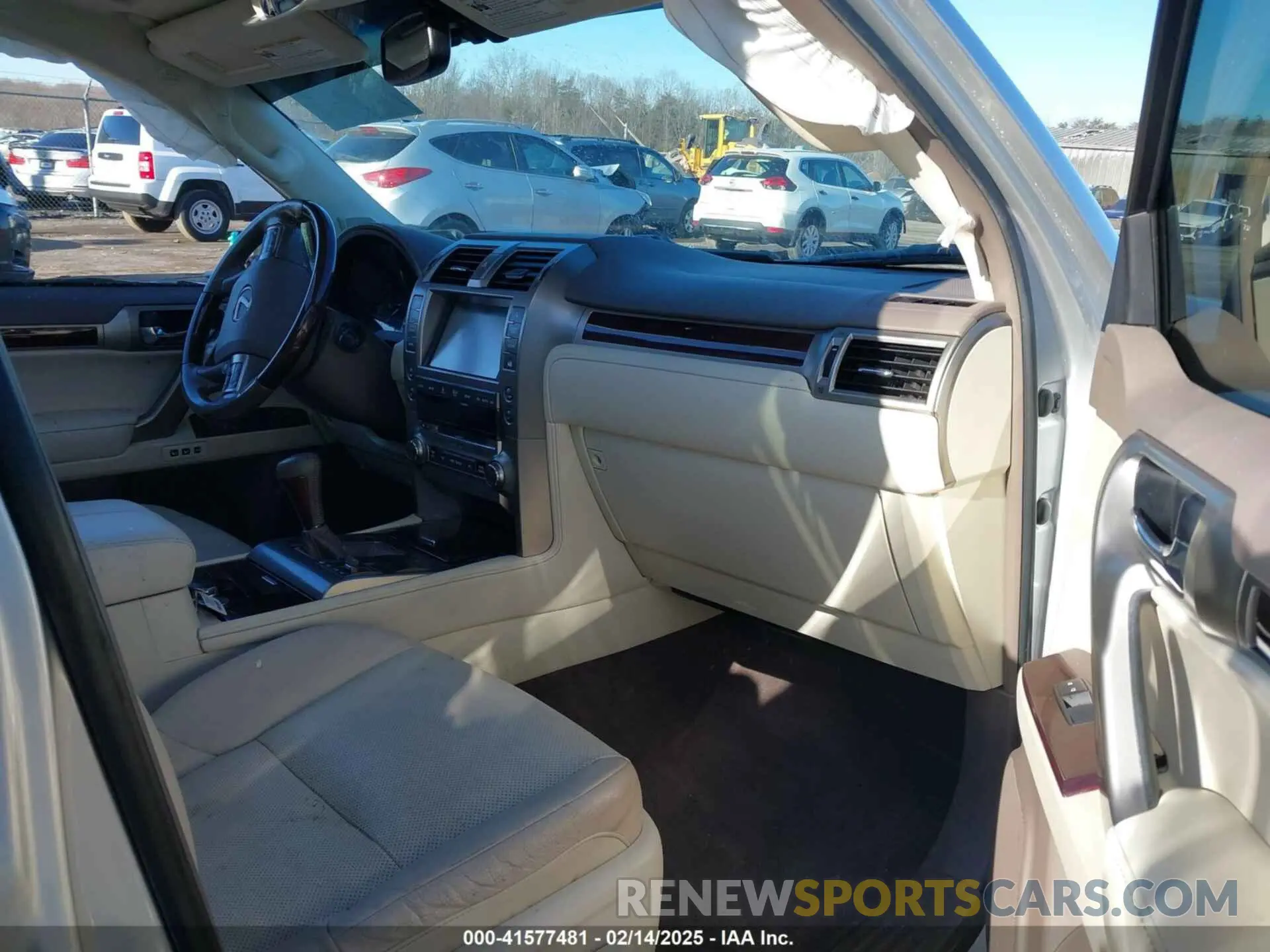 5 Photograph of a damaged car JTJBM7FX5K5211143 LEXUS GX 460 2019