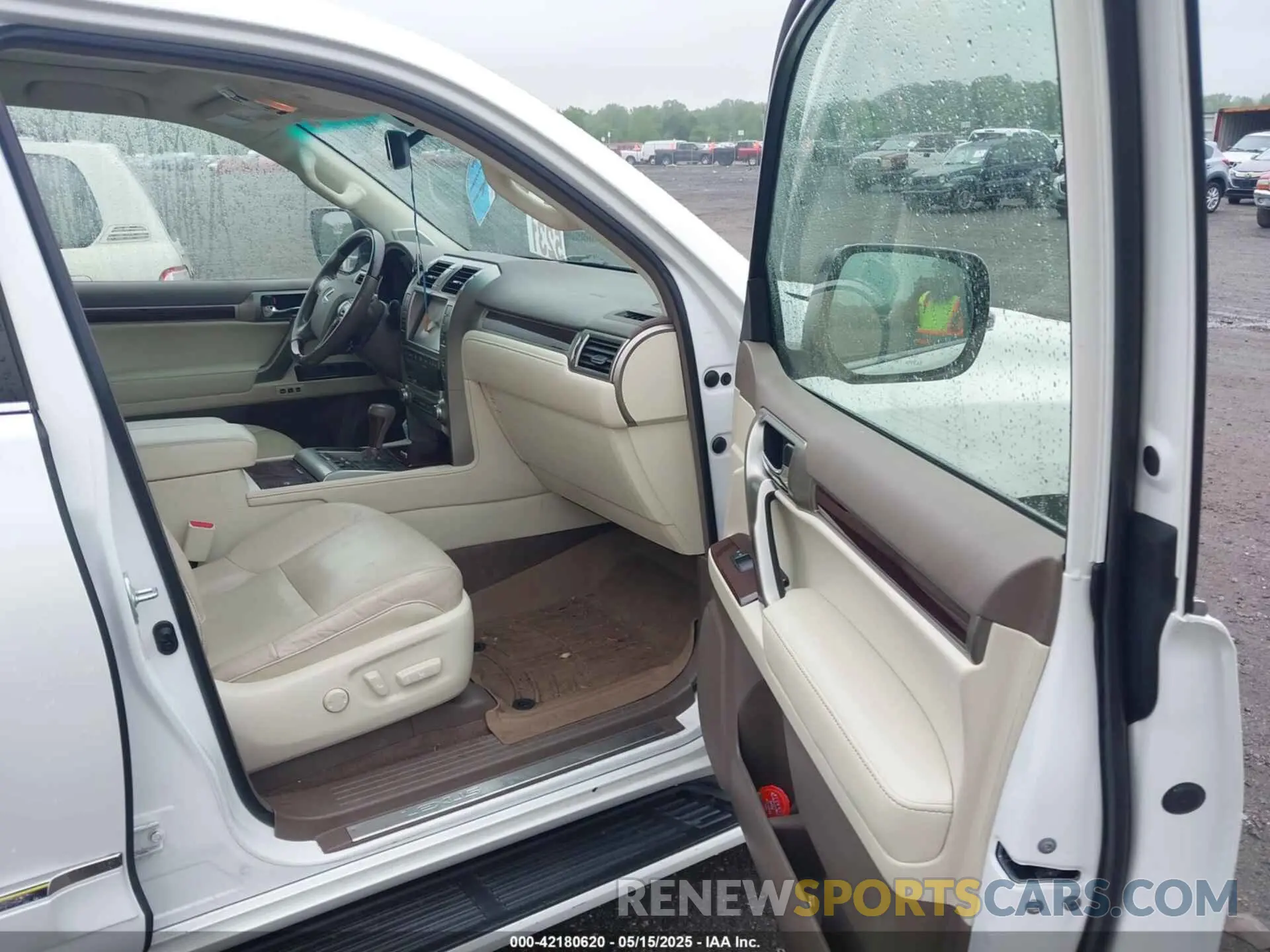 5 Photograph of a damaged car JTJBM7FX8K5233766 LEXUS GX 460 2019