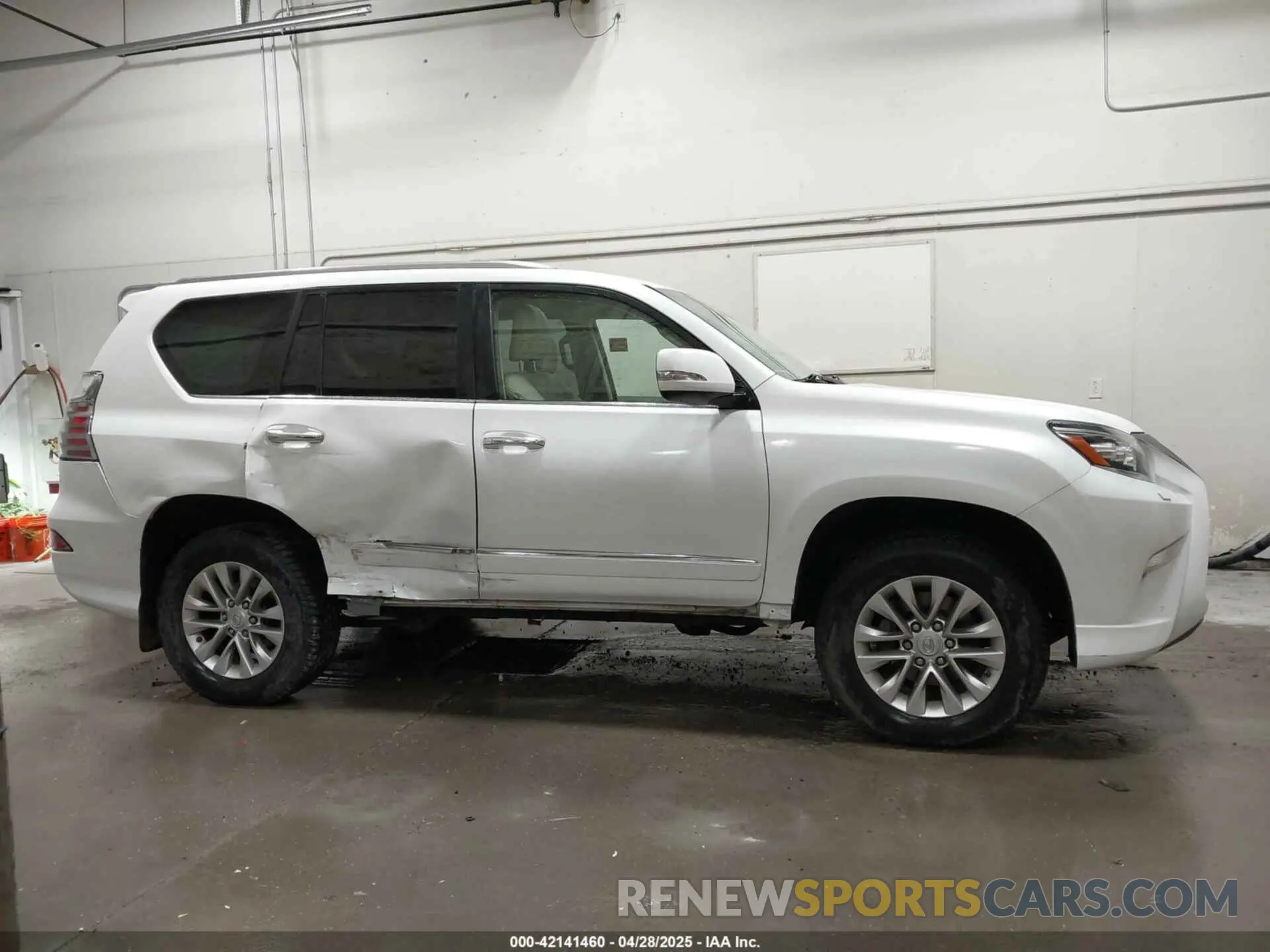 14 Photograph of a damaged car JTJBM7FX9K5212635 LEXUS GX 460 2019