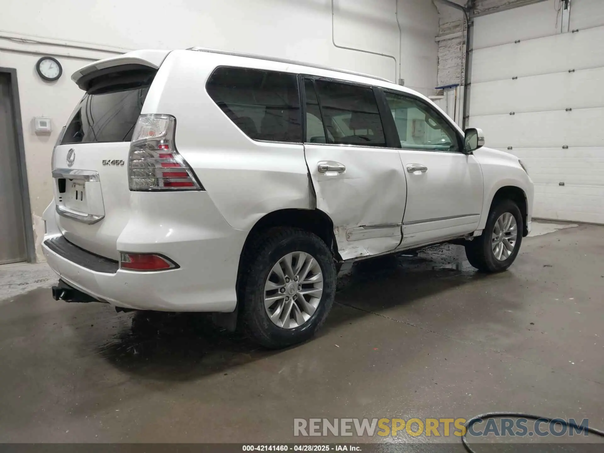 4 Photograph of a damaged car JTJBM7FX9K5212635 LEXUS GX 460 2019