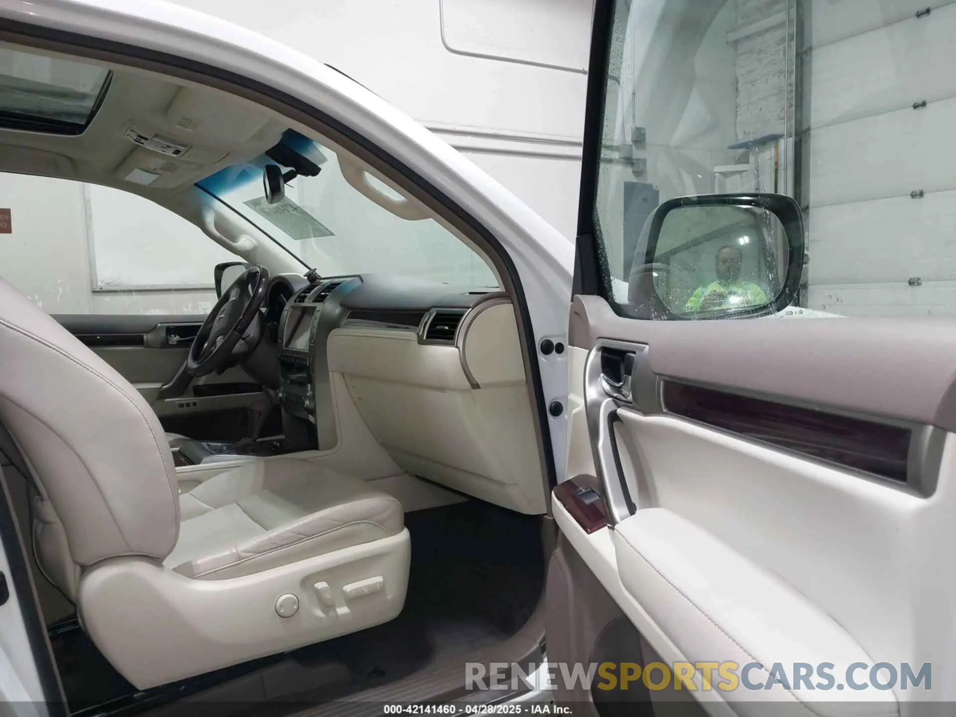 5 Photograph of a damaged car JTJBM7FX9K5212635 LEXUS GX 460 2019