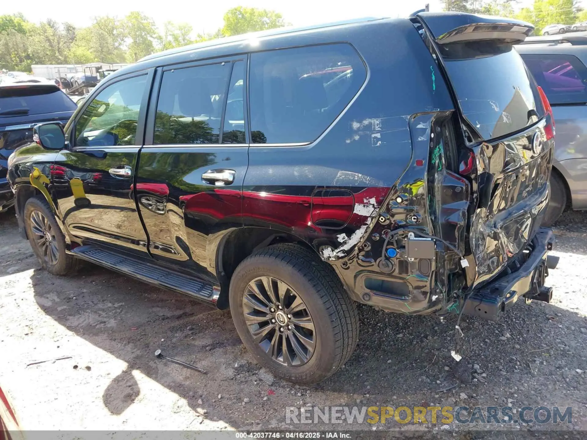 3 Photograph of a damaged car JTJAM7BX4L5252978 LEXUS GX 460 2020
