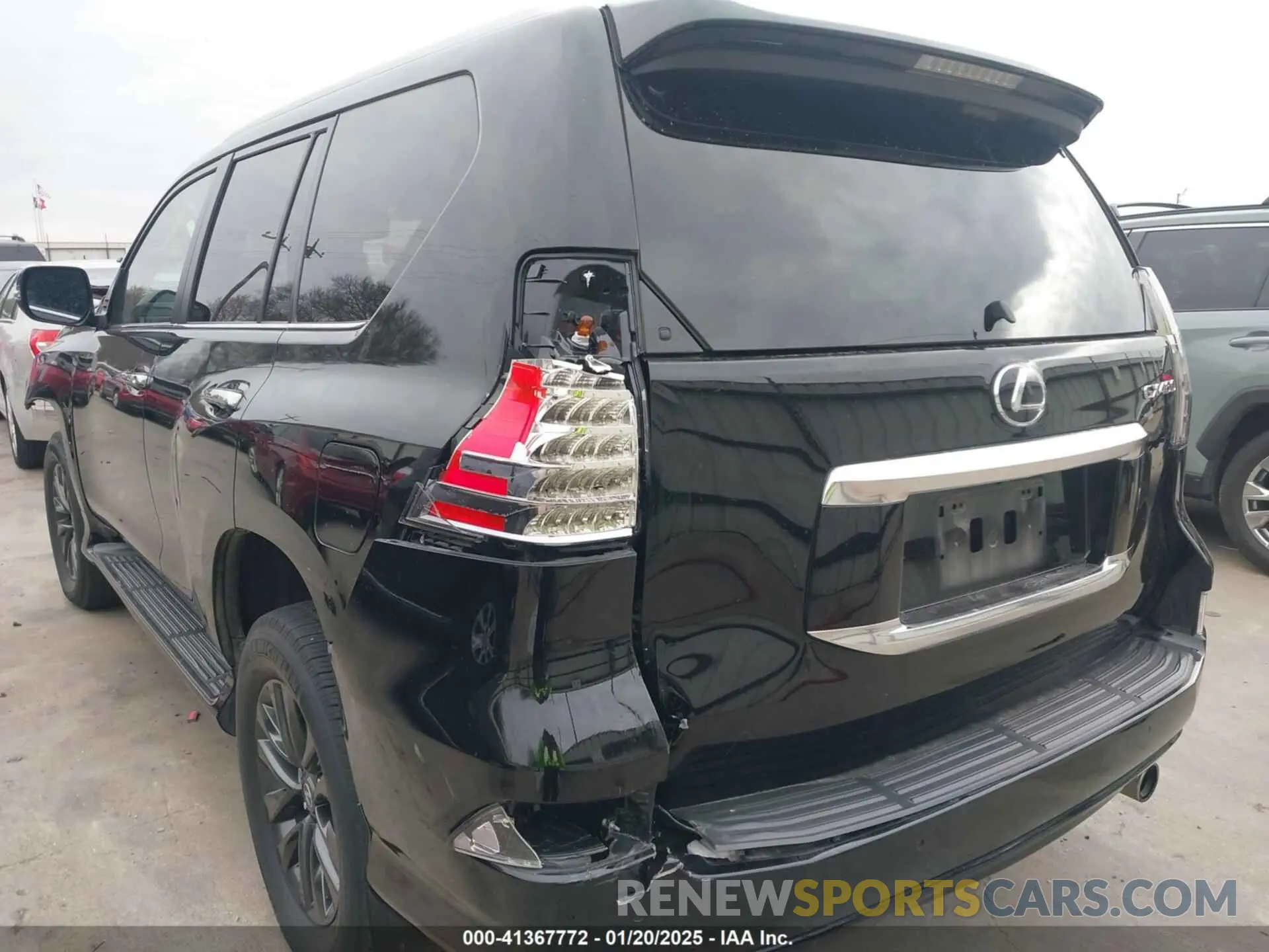 19 Photograph of a damaged car JTJAM7BX8L5240834 LEXUS GX 460 2020