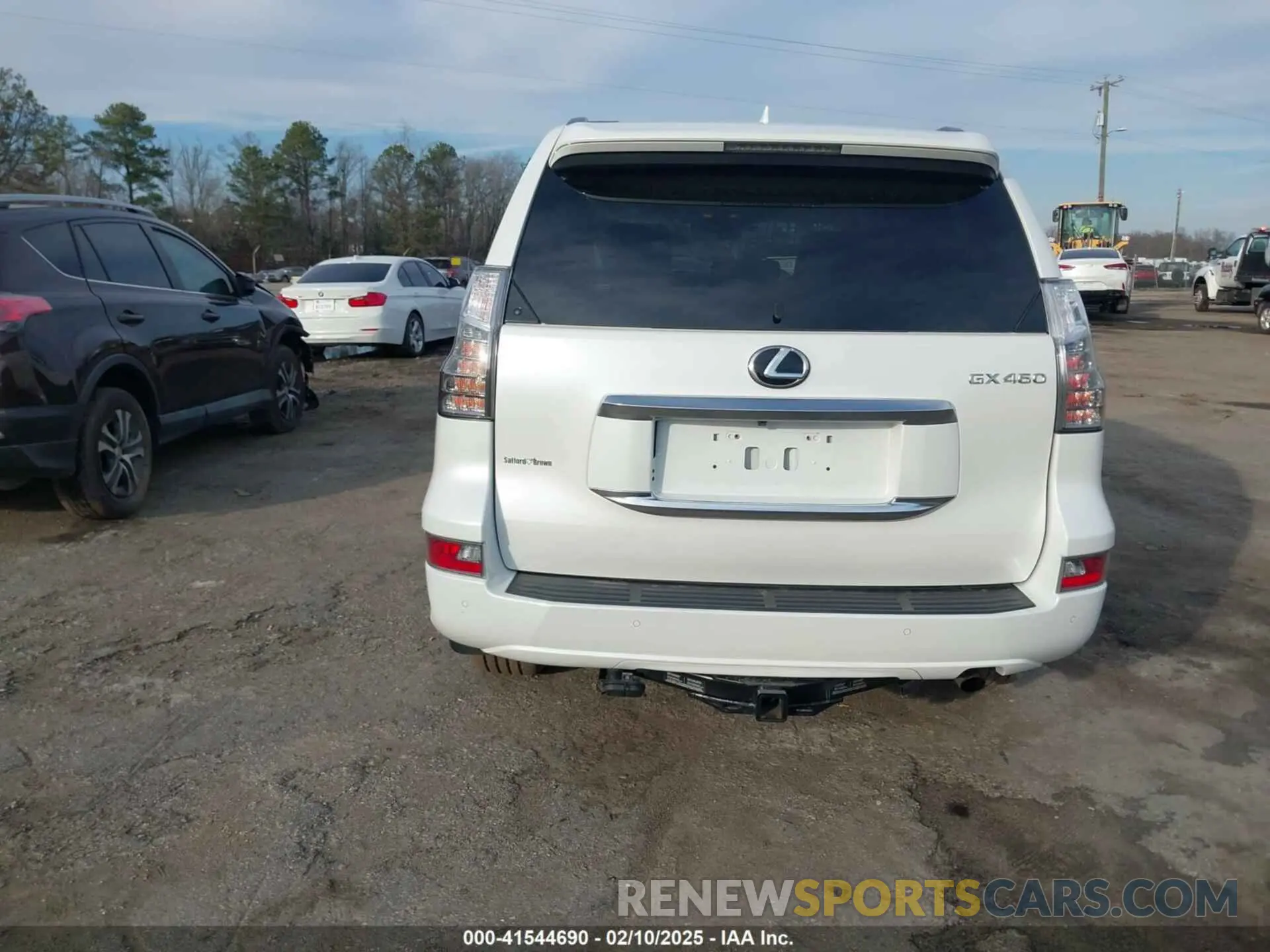 16 Photograph of a damaged car JTJAM7BX8L5245046 LEXUS GX 460 2020