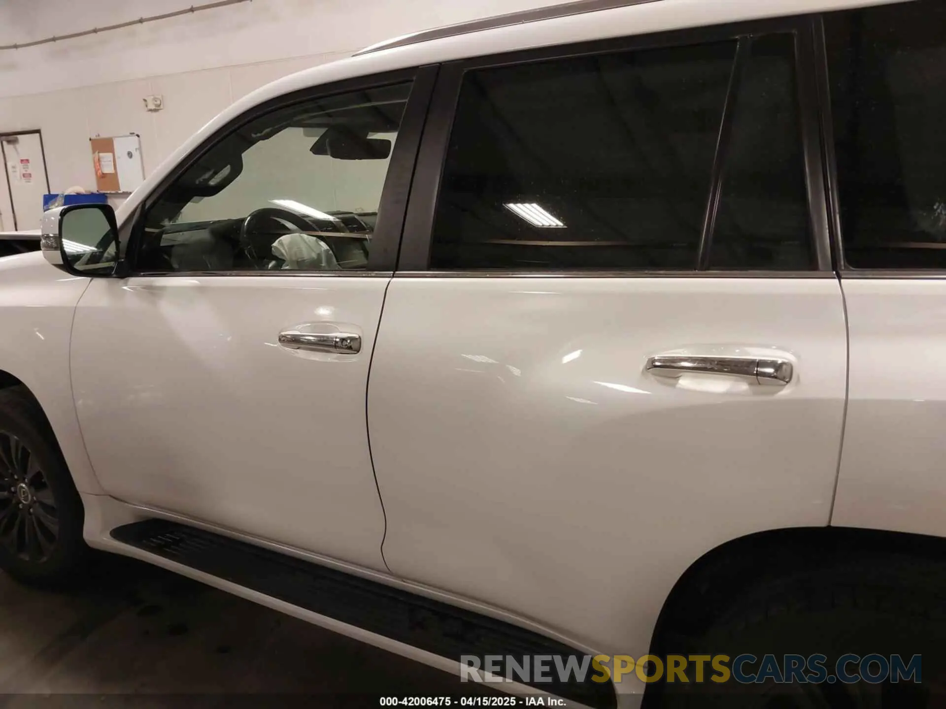 15 Photograph of a damaged car JTJAM7BXXL5259899 LEXUS GX 460 2020