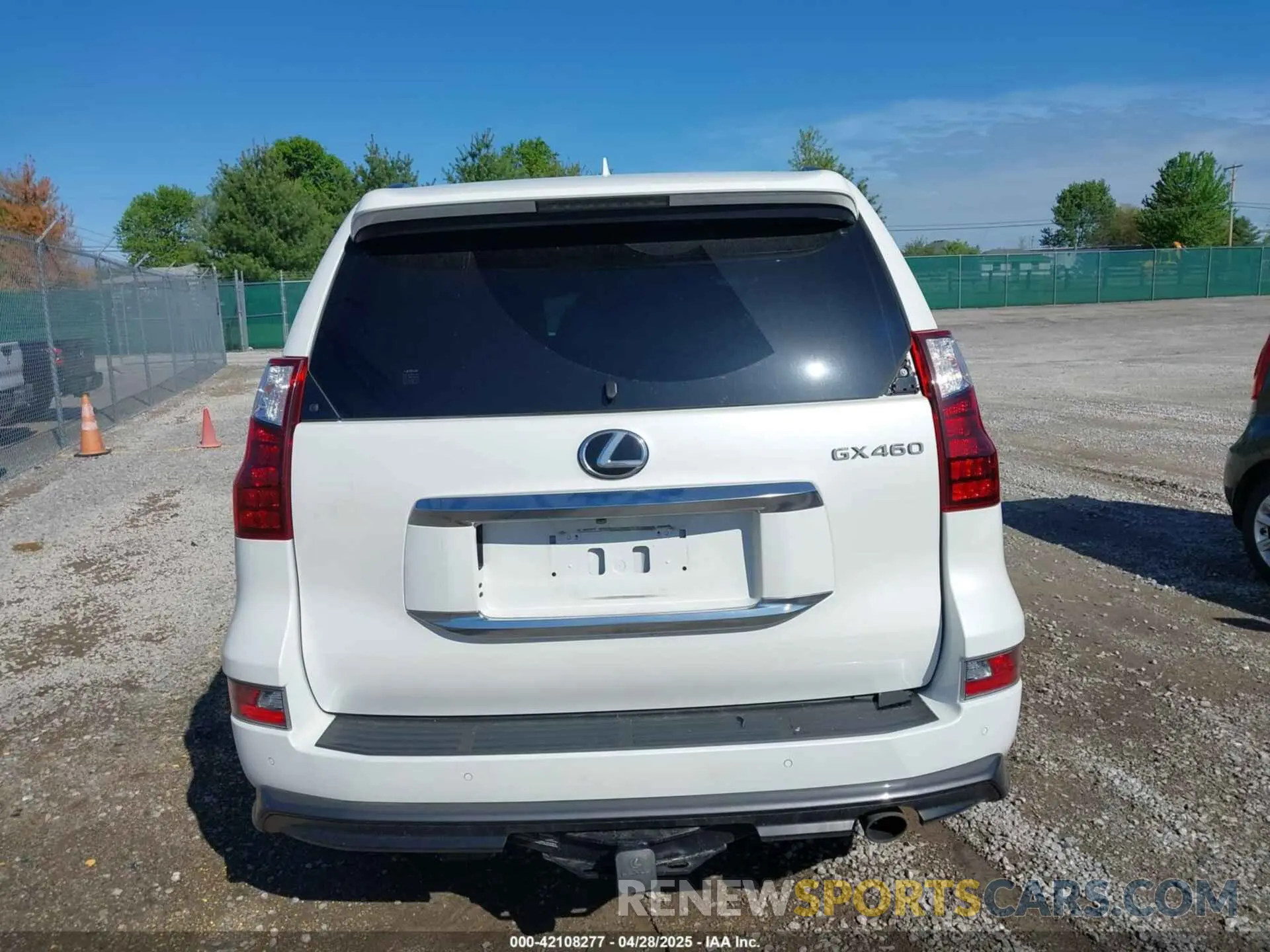 16 Photograph of a damaged car JTJGM7BX6L5259876 LEXUS GX 460 2020