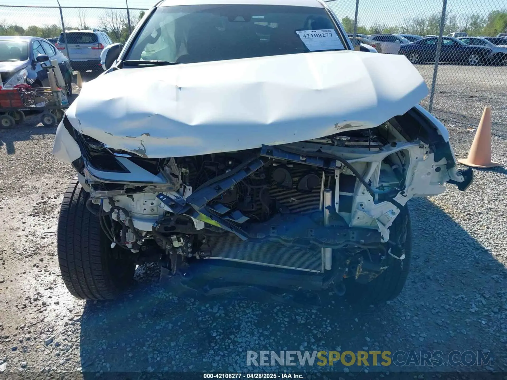 6 Photograph of a damaged car JTJGM7BX6L5259876 LEXUS GX 460 2020