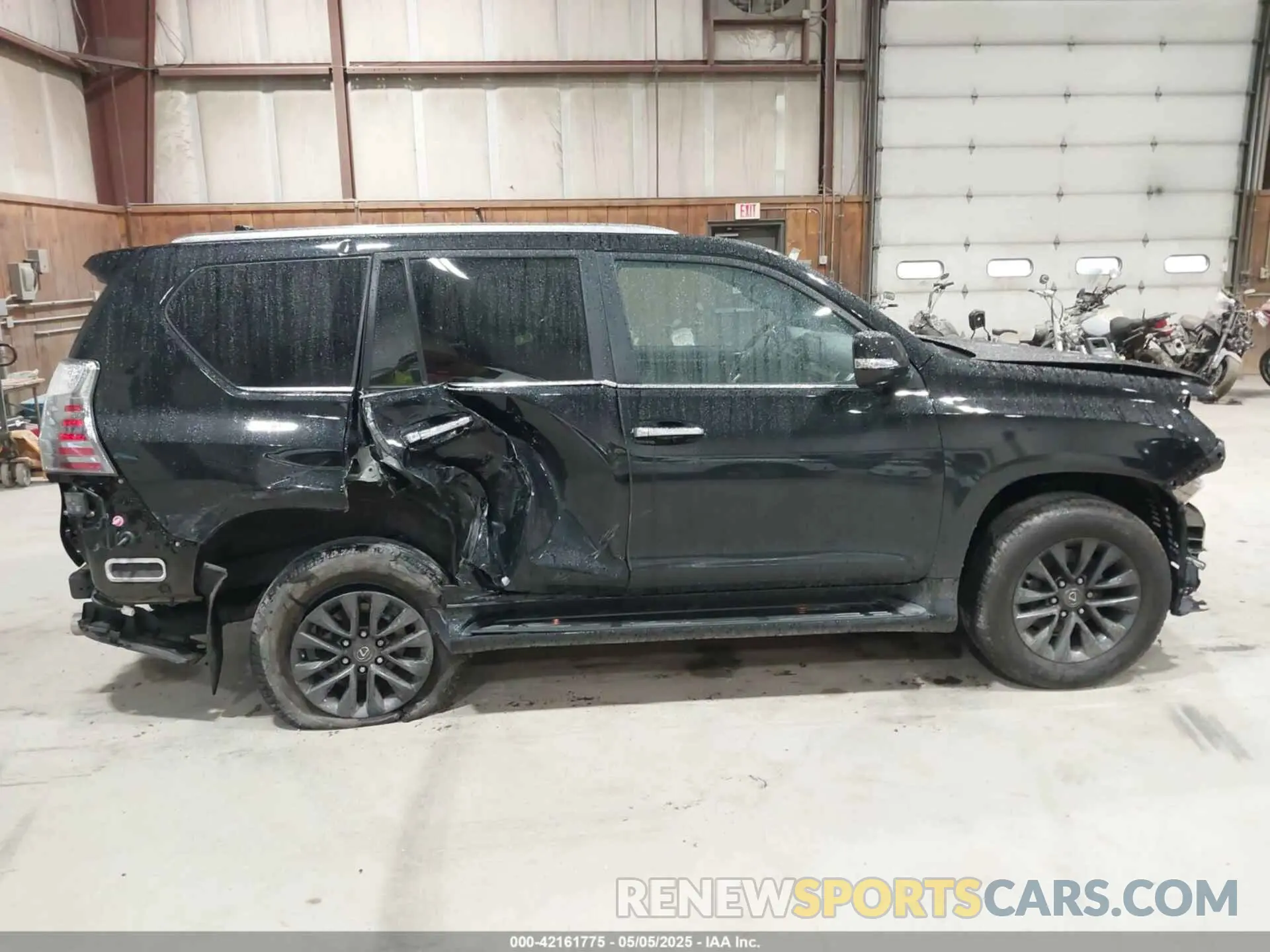 13 Photograph of a damaged car JTJAM7BX0M5304270 LEXUS GX 460 2021