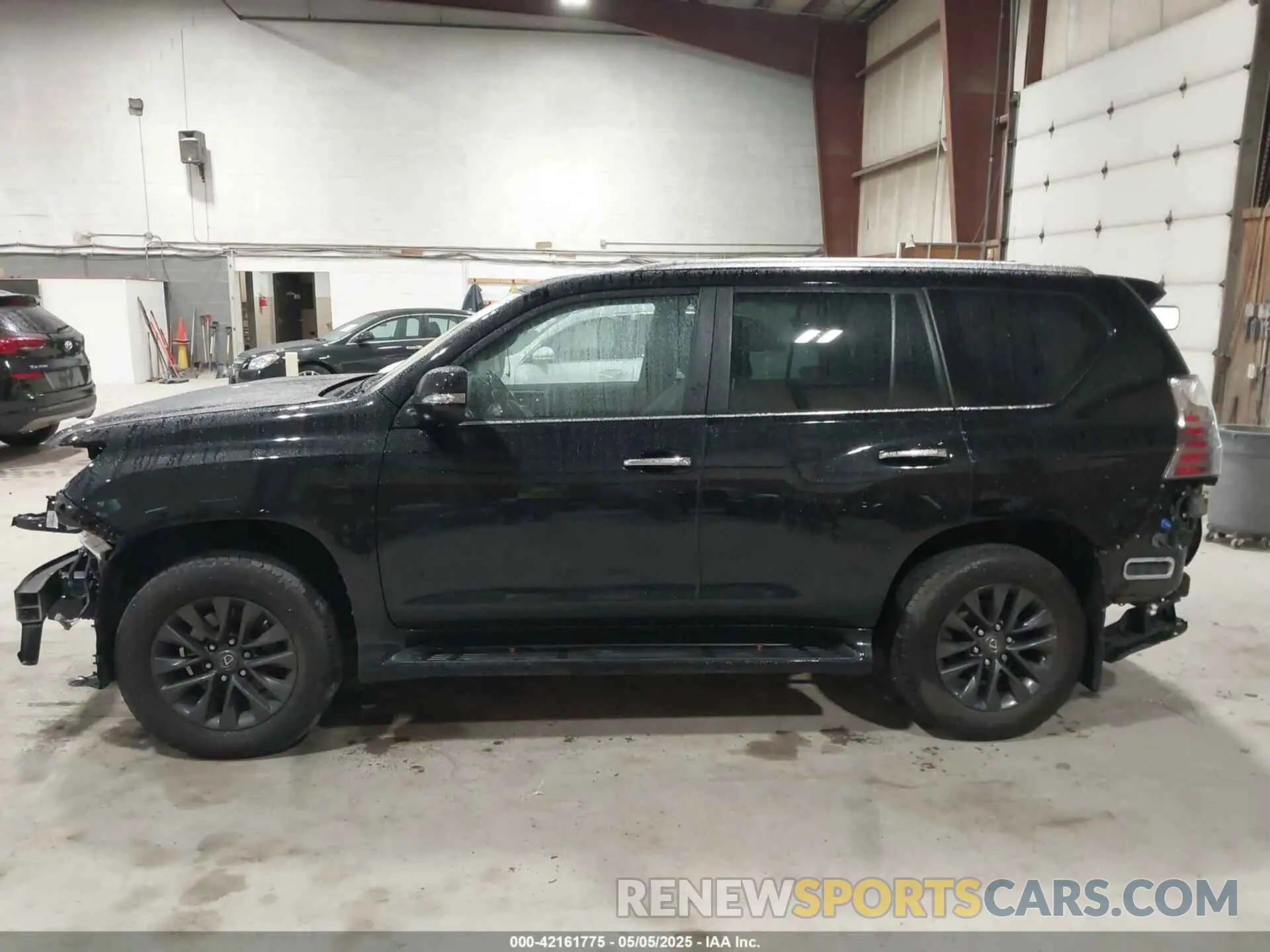 14 Photograph of a damaged car JTJAM7BX0M5304270 LEXUS GX 460 2021