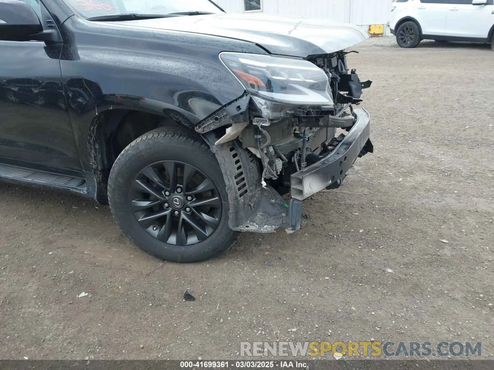 18 Photograph of a damaged car JTJAM7BX2M5301192 LEXUS GX 460 2021