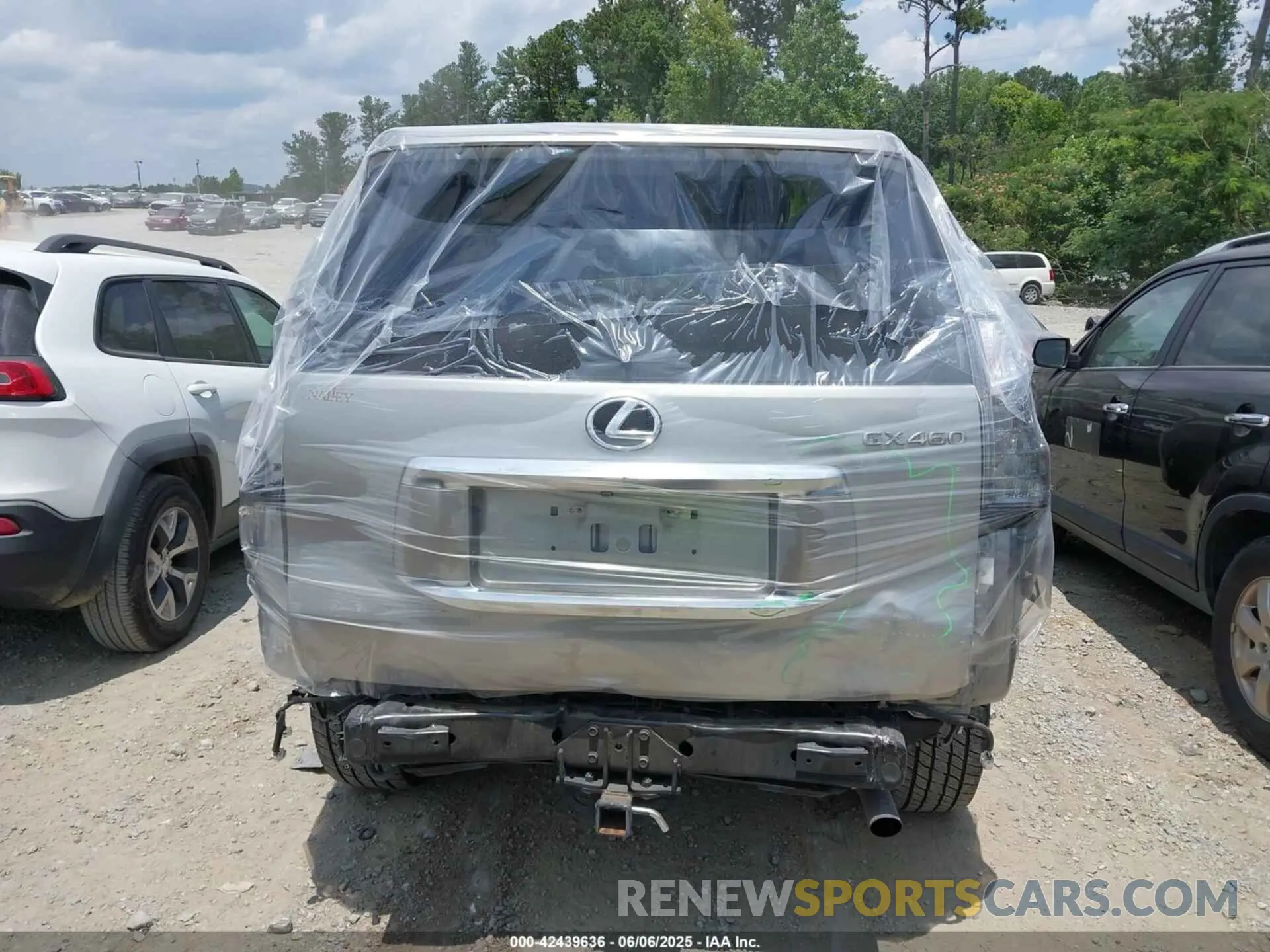 16 Photograph of a damaged car JTJAM7BX7M5298256 LEXUS GX 460 2021