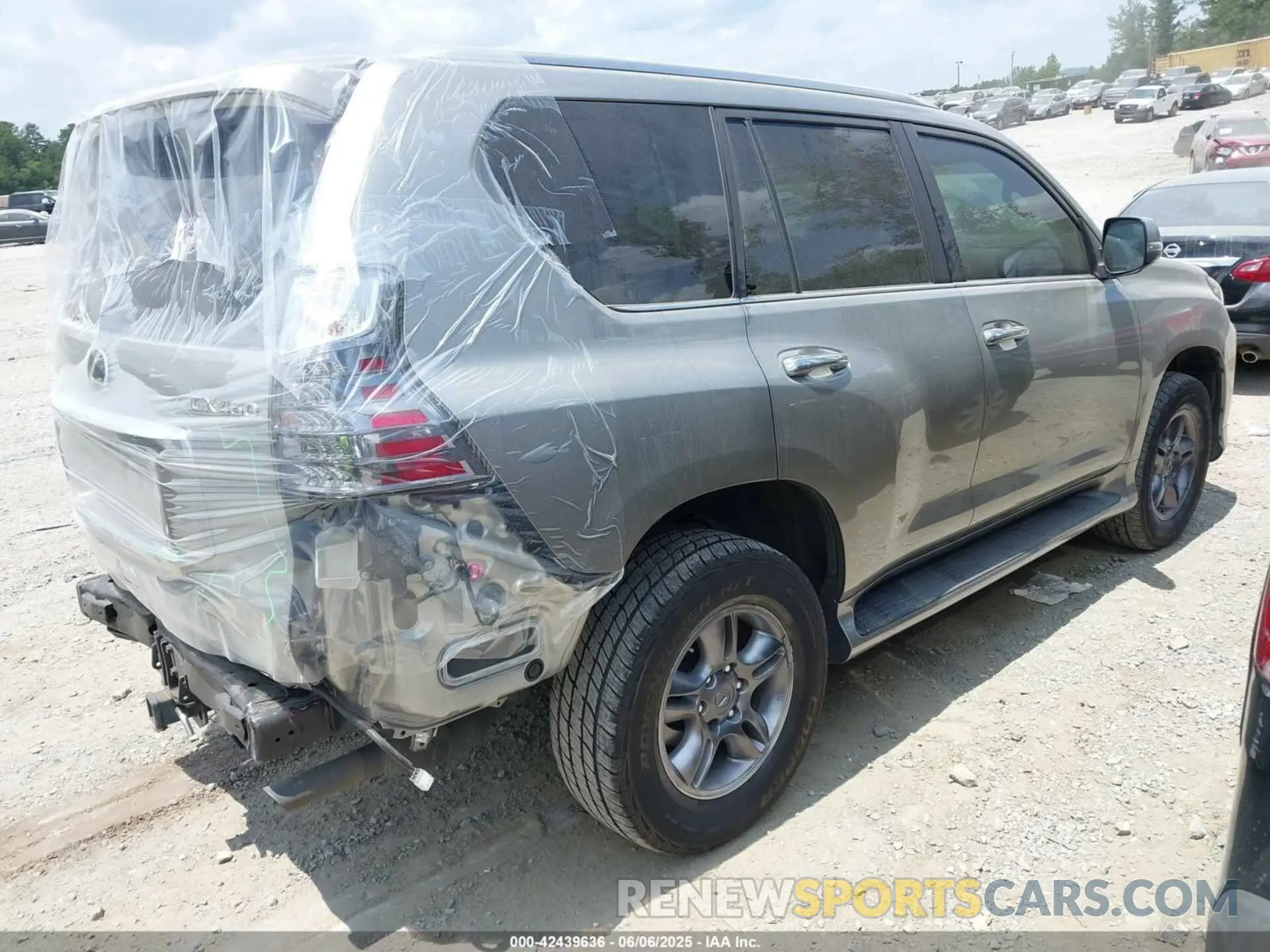 4 Photograph of a damaged car JTJAM7BX7M5298256 LEXUS GX 460 2021