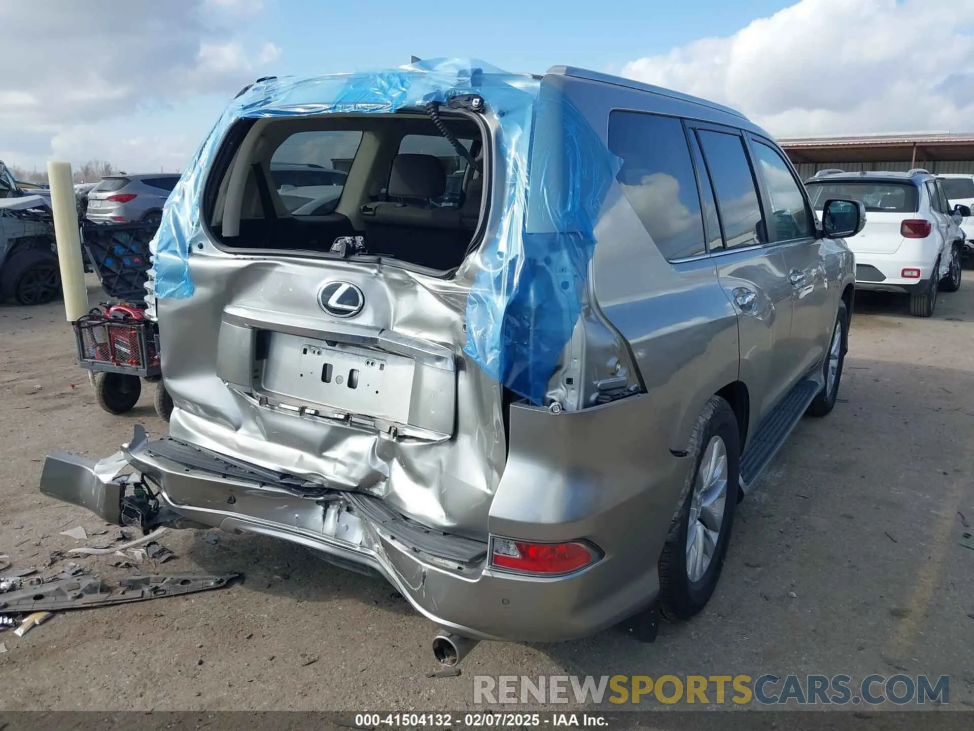 4 Photograph of a damaged car JTJAM7BX0N5325072 LEXUS GX 460 2022