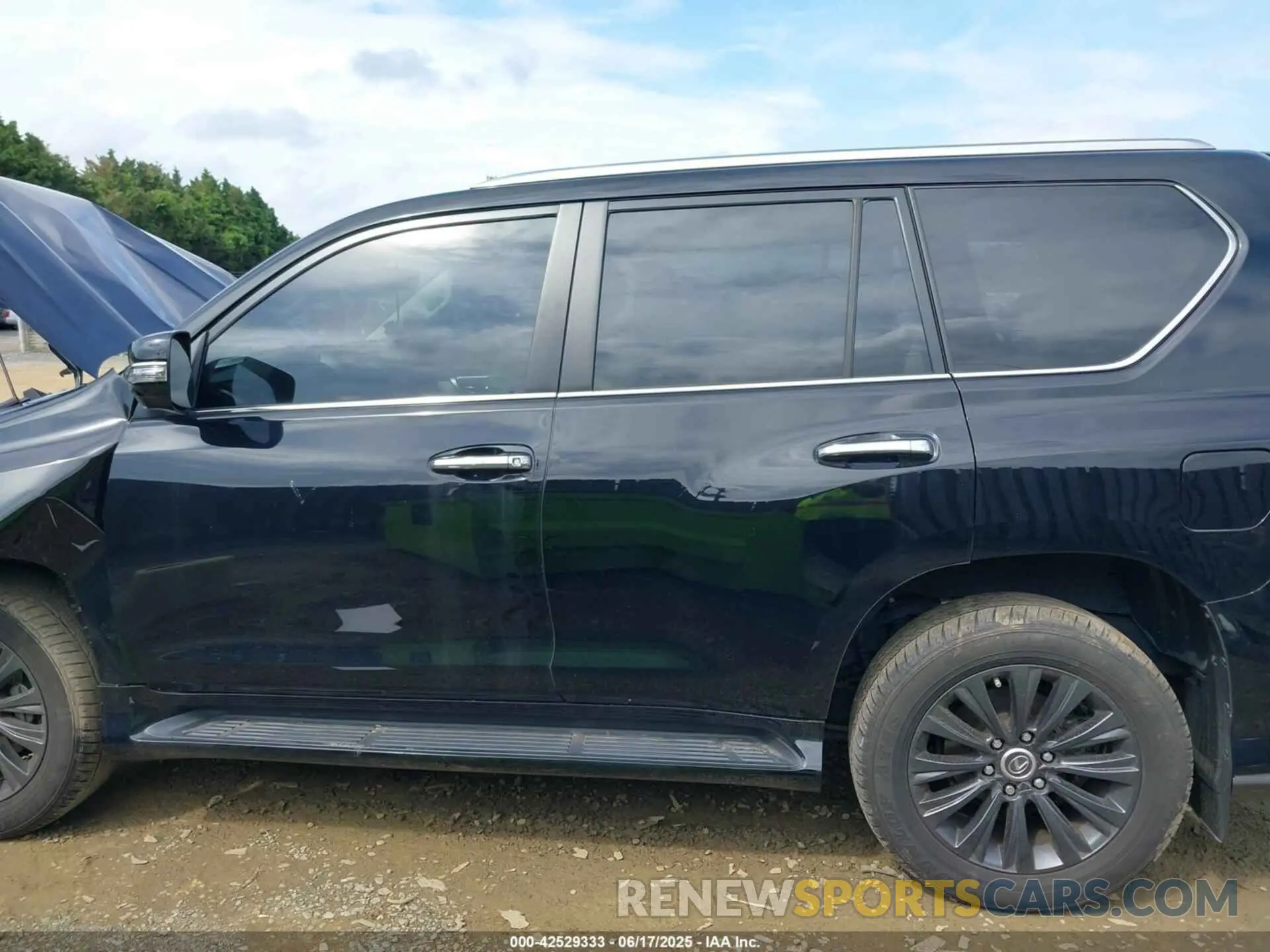 15 Photograph of a damaged car JTJGM7BX1N5321302 LEXUS GX 460 2022