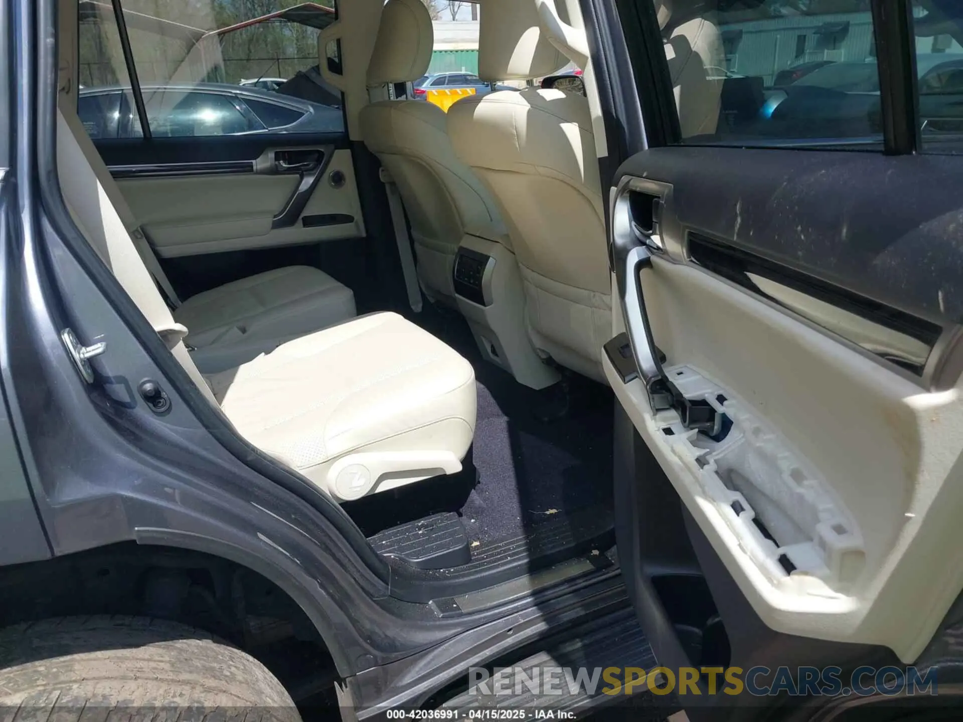 8 Photograph of a damaged car JTJGM7BX5N5309119 LEXUS GX 460 2022