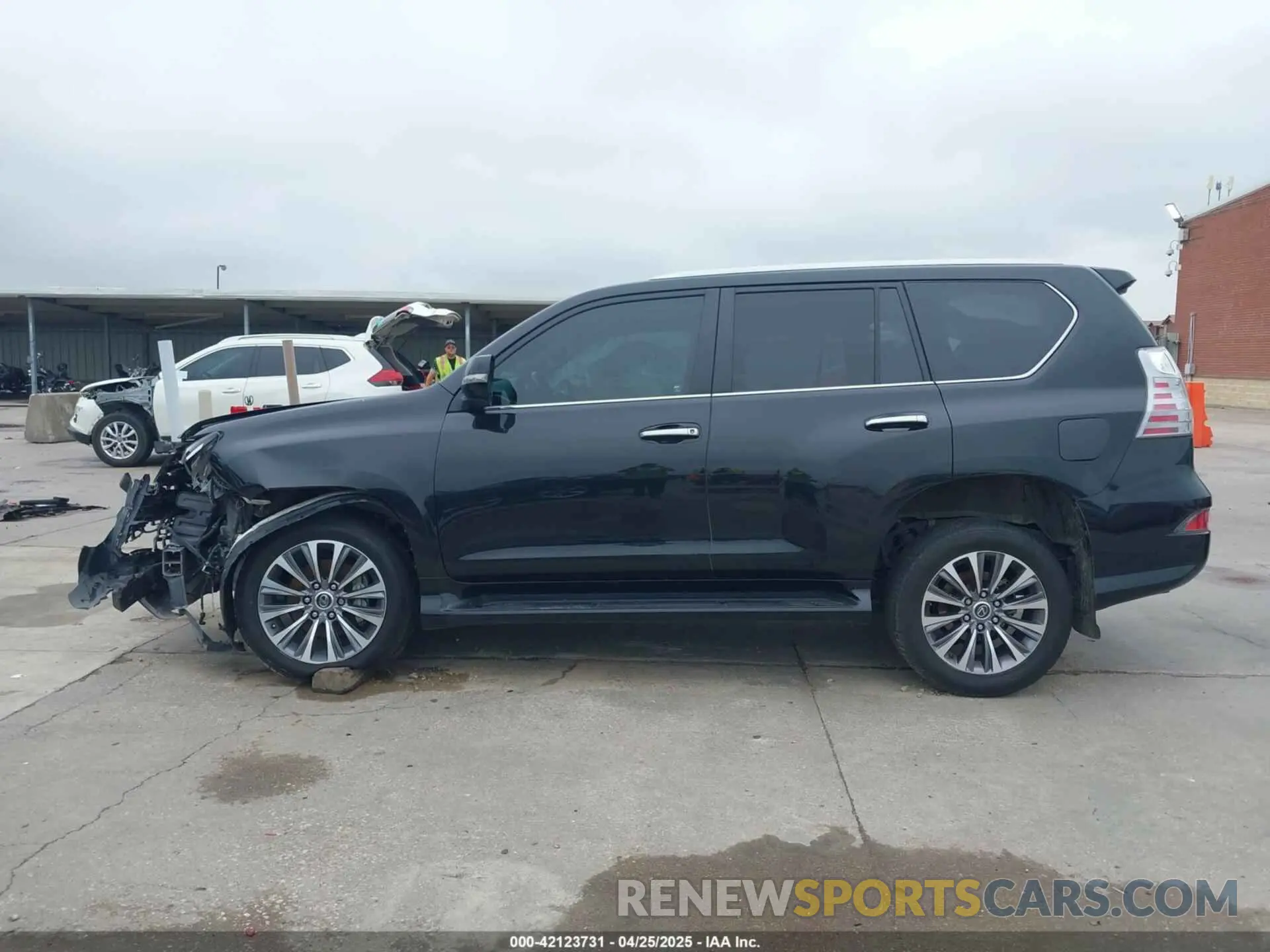15 Photograph of a damaged car JTJGM7BX9N5307633 LEXUS GX 460 2022