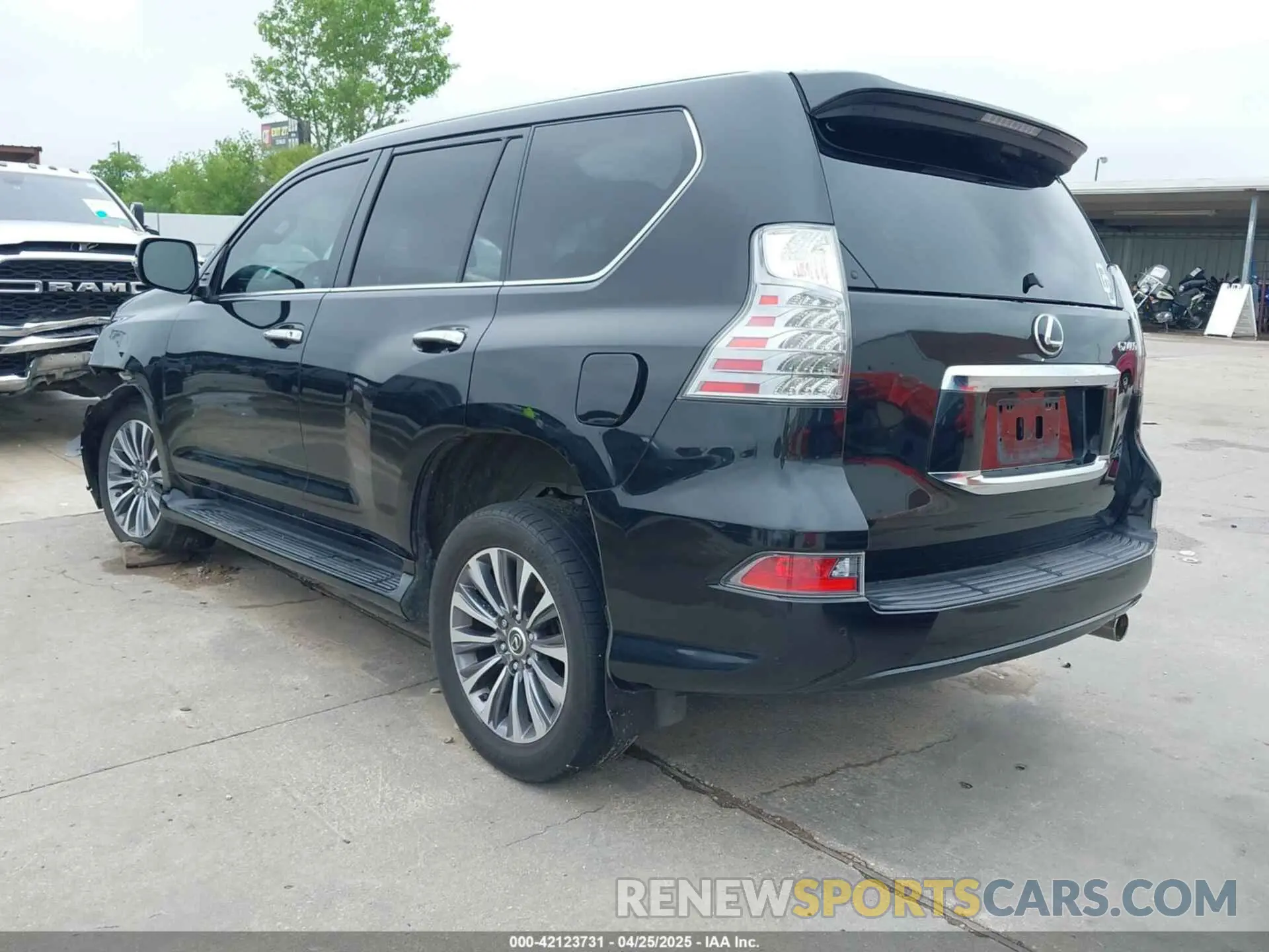 3 Photograph of a damaged car JTJGM7BX9N5307633 LEXUS GX 460 2022