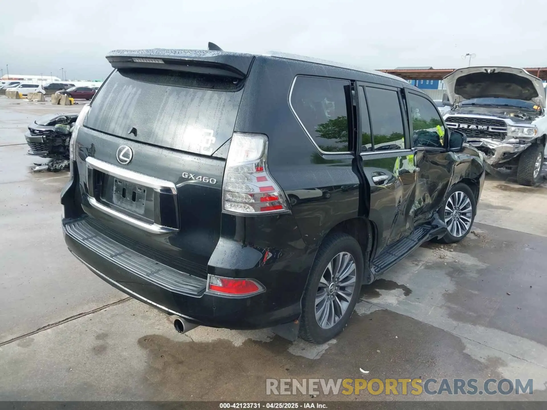 4 Photograph of a damaged car JTJGM7BX9N5307633 LEXUS GX 460 2022