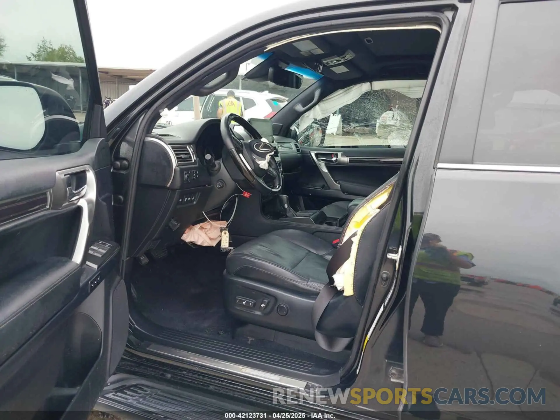 5 Photograph of a damaged car JTJGM7BX9N5307633 LEXUS GX 460 2022