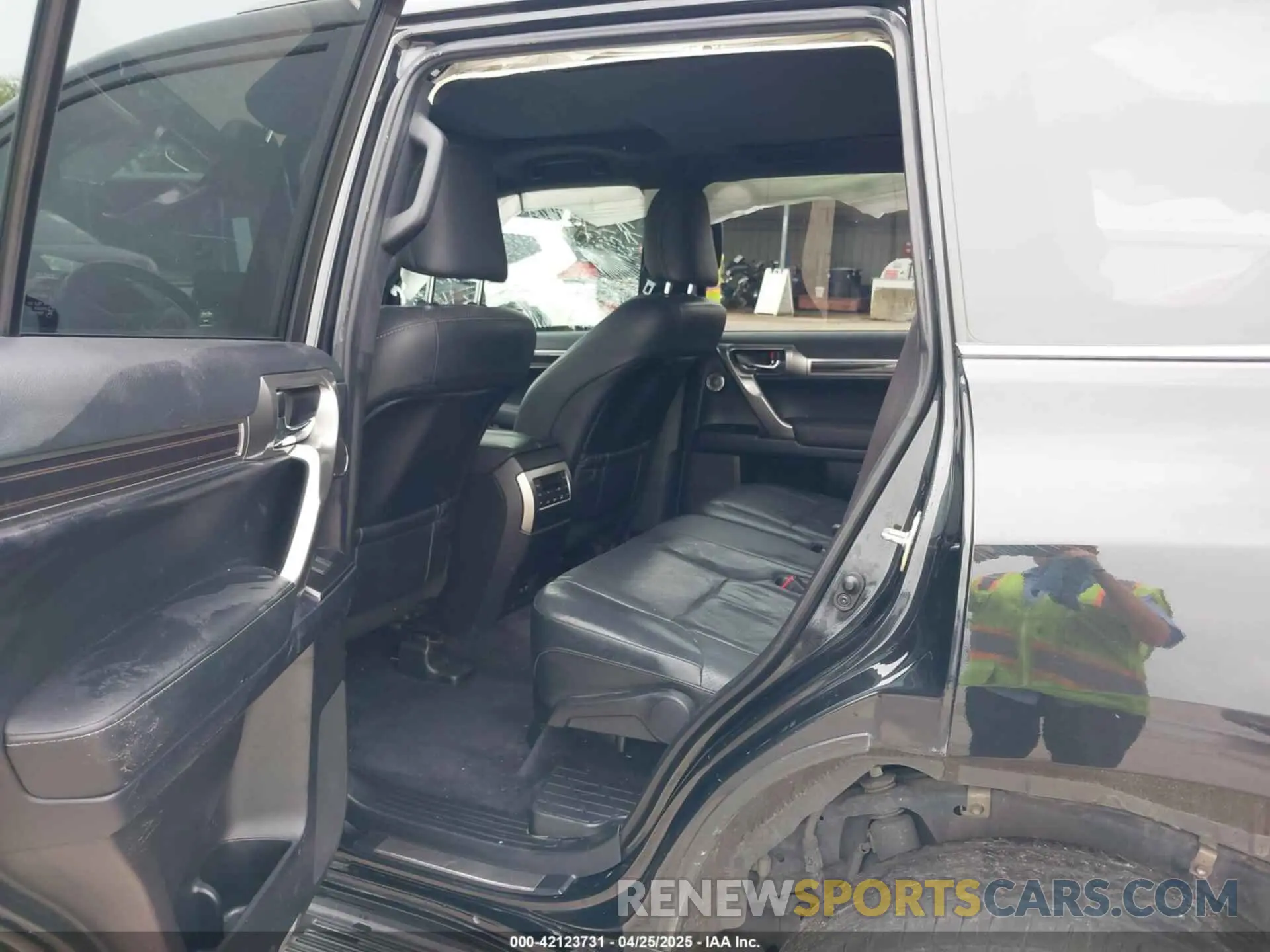 8 Photograph of a damaged car JTJGM7BX9N5307633 LEXUS GX 460 2022