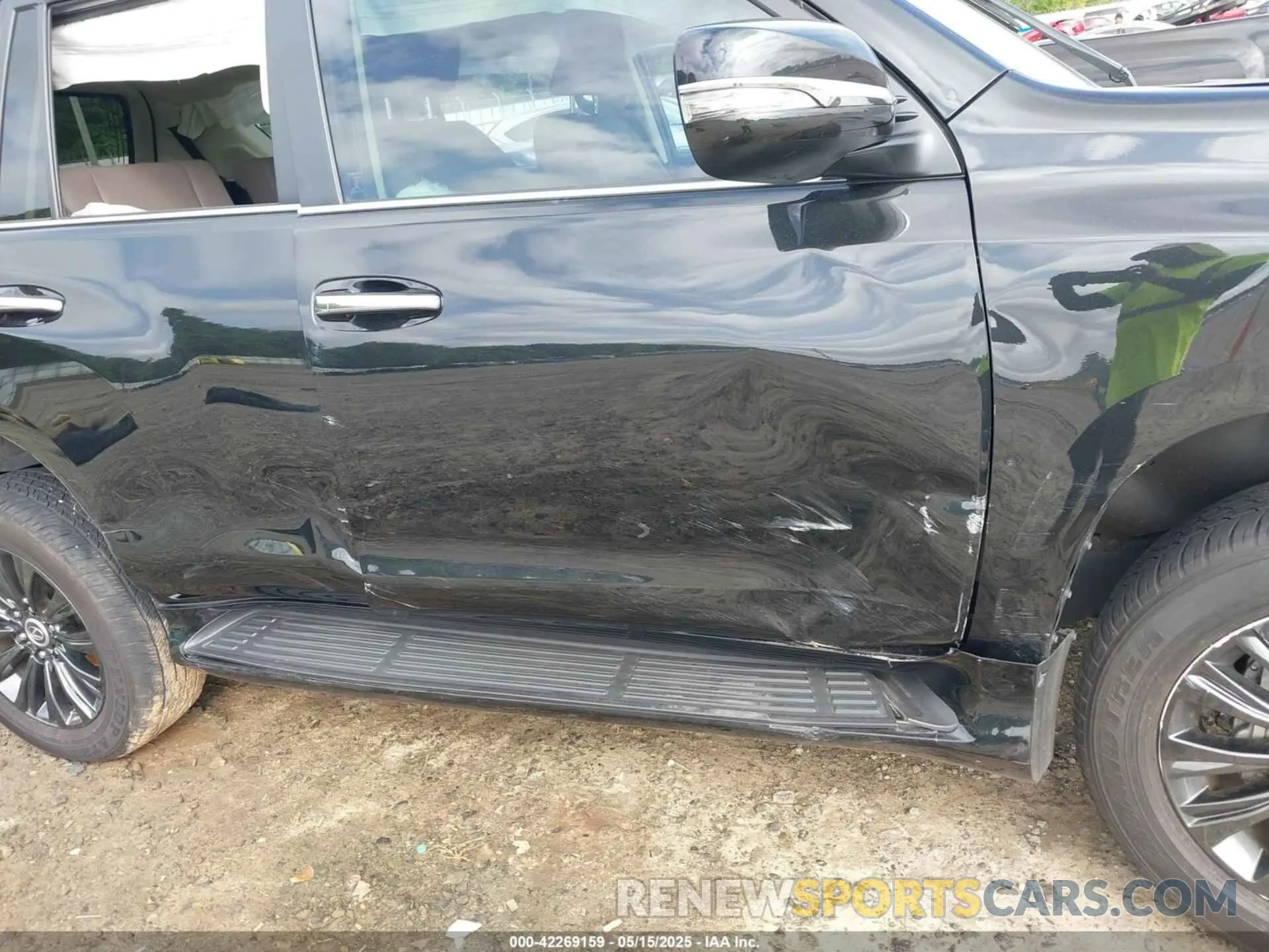 17 Photograph of a damaged car JTJAM7BX2P5377936 LEXUS GX 460 2023