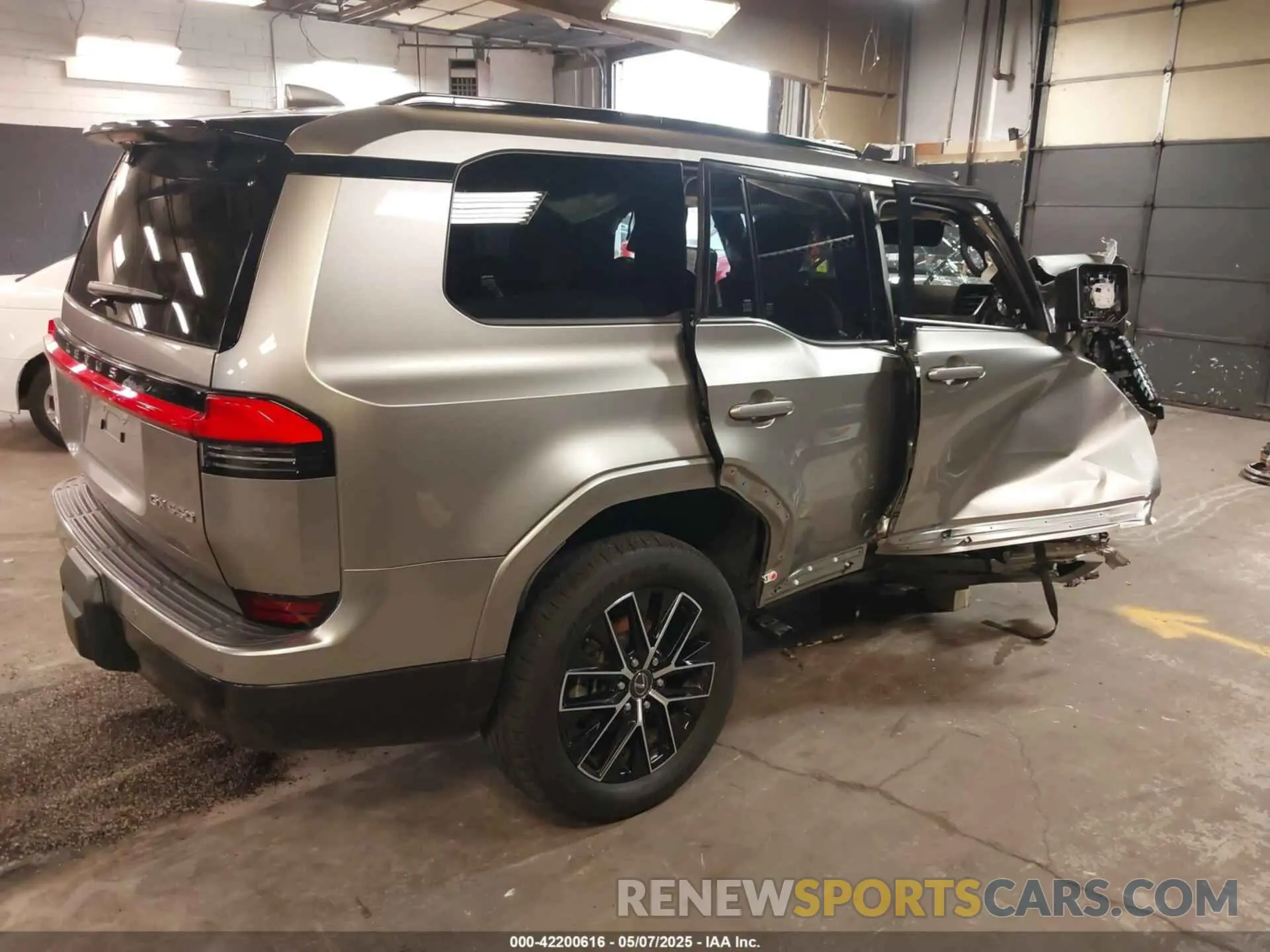 4 Photograph of a damaged car JTJTBCDX7R5024633 LEXUS GX 550 2024