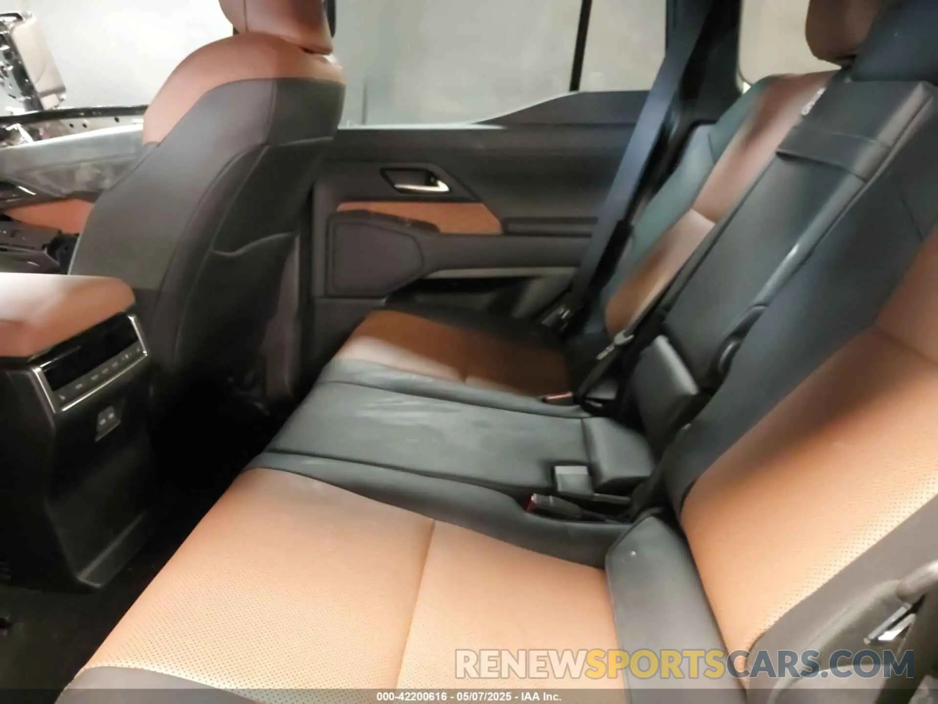 8 Photograph of a damaged car JTJTBCDX7R5024633 LEXUS GX 550 2024