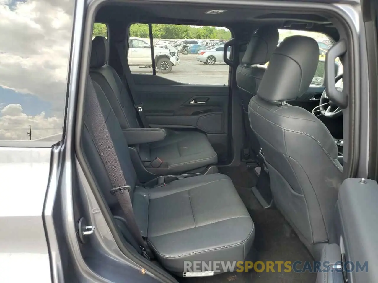 11 Photograph of a damaged car JTJTBCDX1R5027690 LEXUS GX 550 PRE 2024