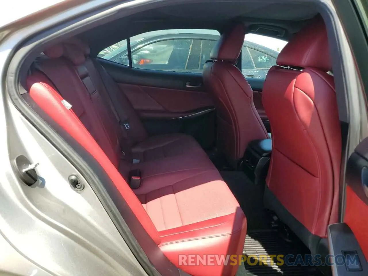 10 Photograph of a damaged car JTHBA1D2XK5099017 LEXUS IS 2019