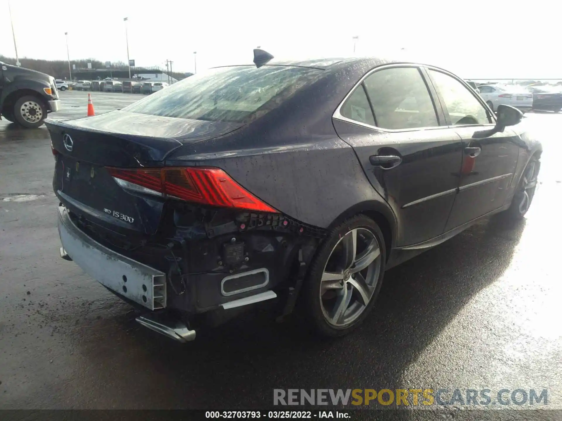 4 Photograph of a damaged car JTHC81D21K5034556 LEXUS IS 2019